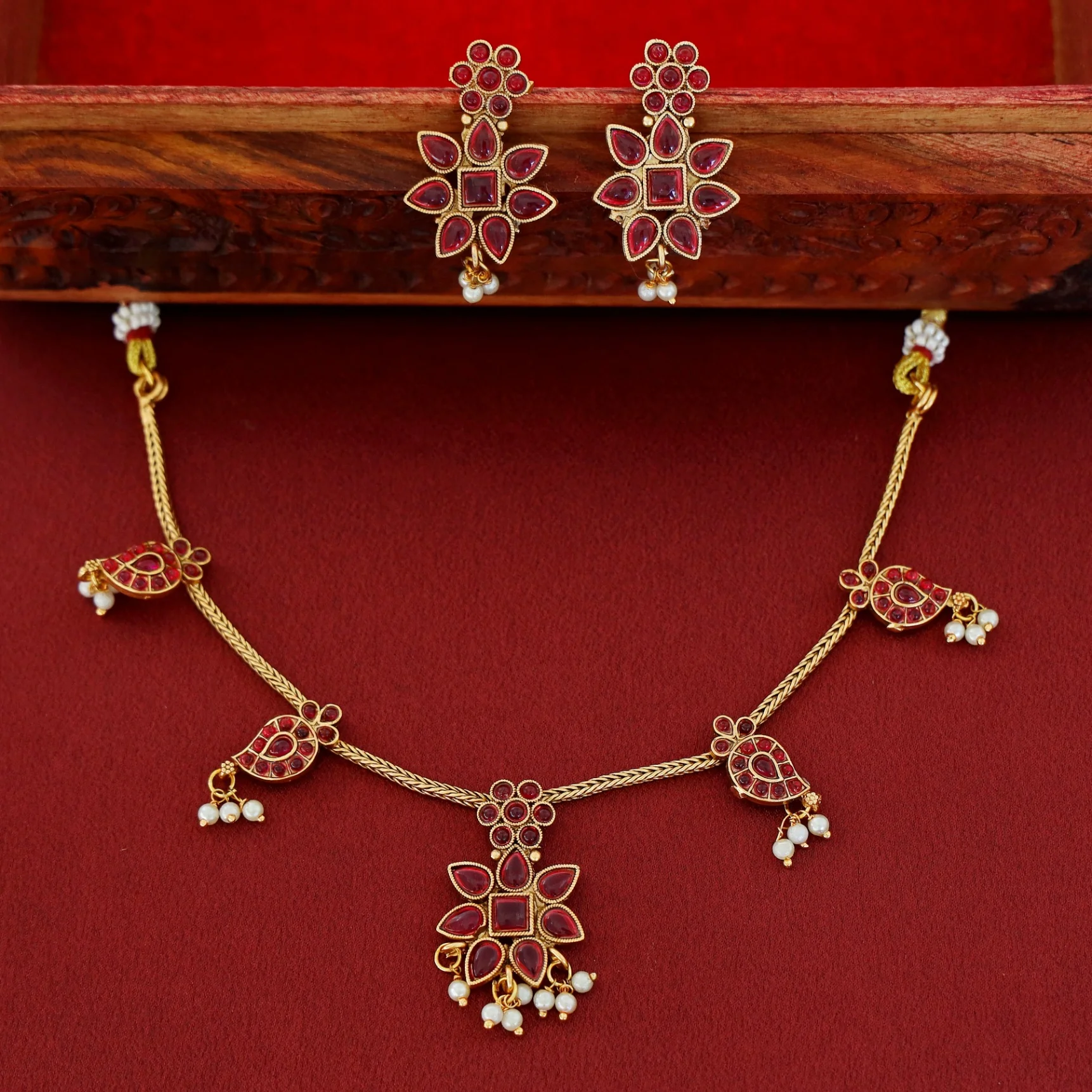 Aradhana Mango Pearl Short Neckpiece With Earring - Image 5