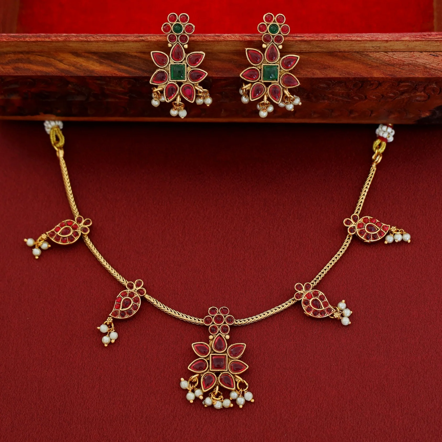 Aradhana Mango Pearl Short Neckpiece With Earring - Image 7