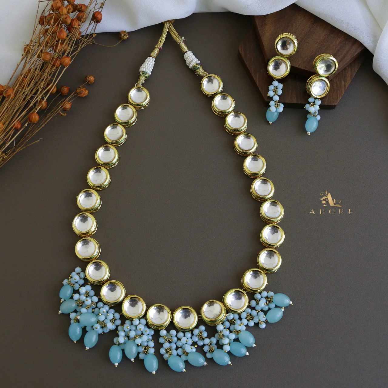 Aranmayi Kundan Neckpiece With Earring - Image 4
