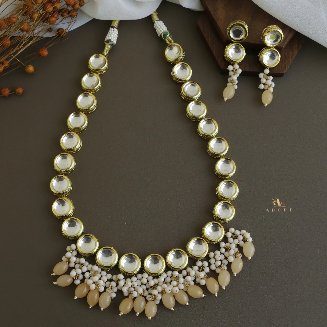 Aranmayi Kundan Neckpiece With Earring - Image 8