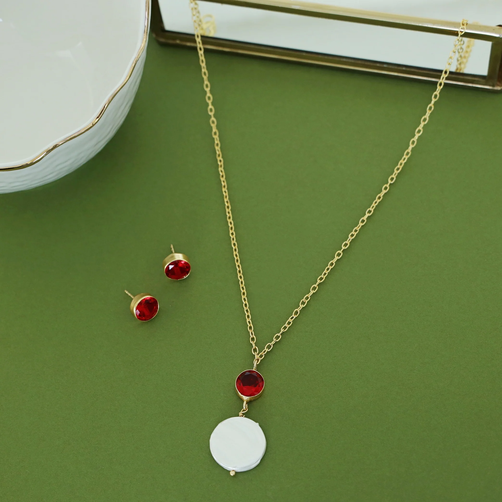 Arna Golden Glossy Baroque Neckpiece With Stud - Image 12