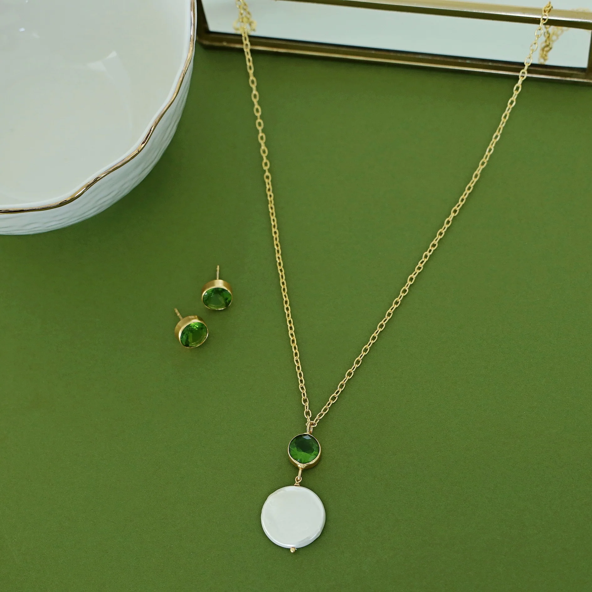 Arna Golden Glossy Baroque Neckpiece With Stud - Image 13