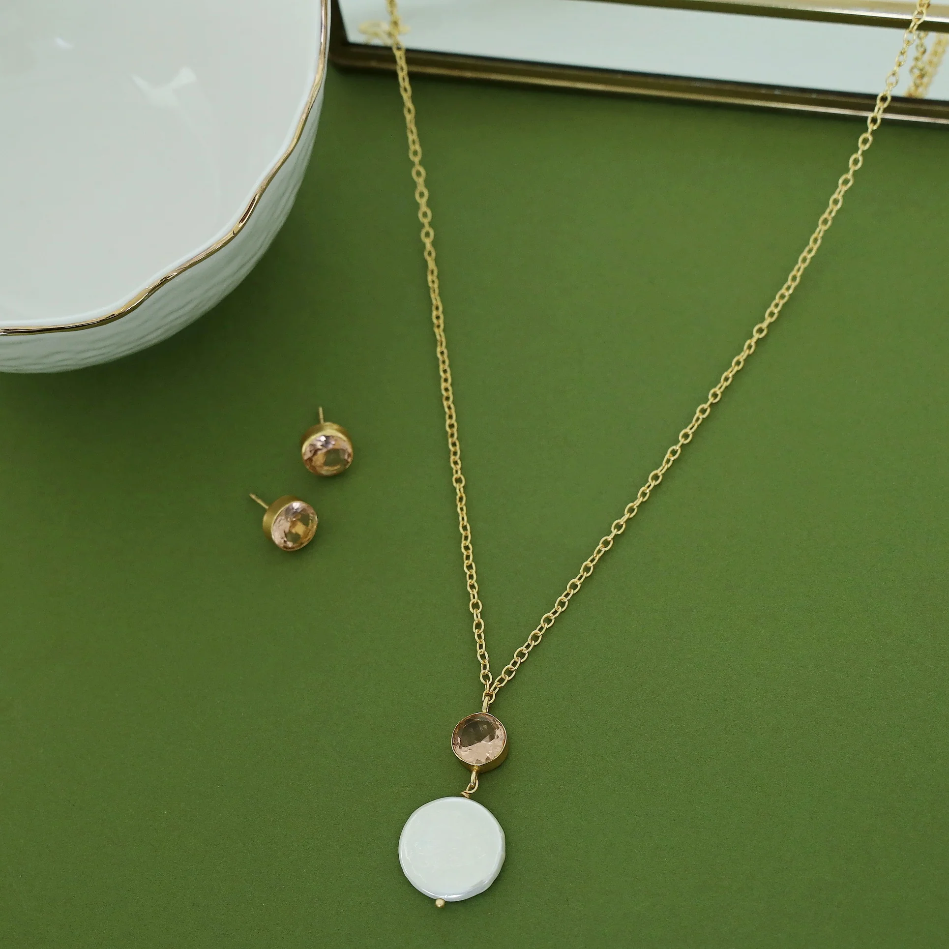 Arna Golden Glossy Baroque Neckpiece With Stud - Image 14