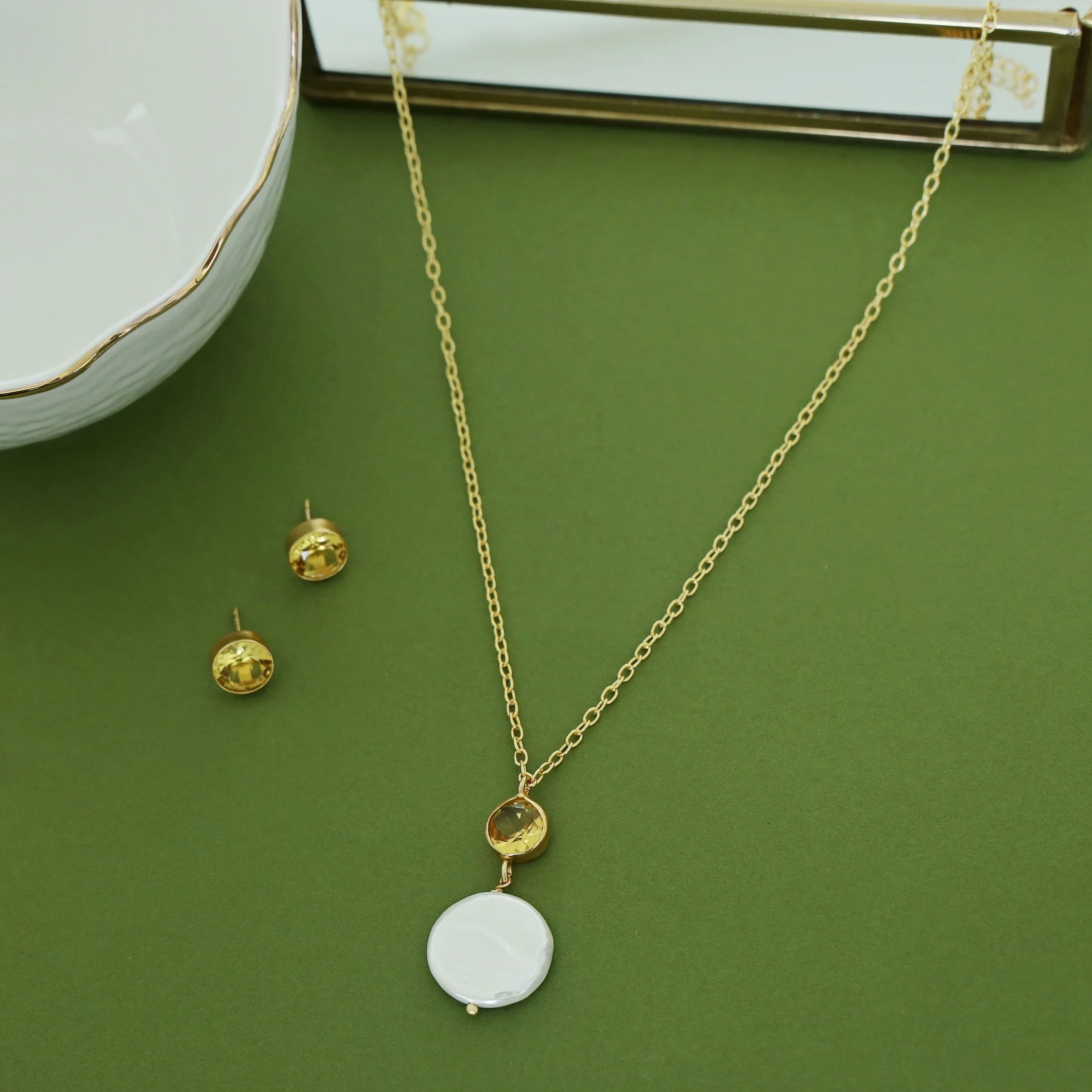 Arna Golden Glossy Baroque Neckpiece With Stud - Image 15