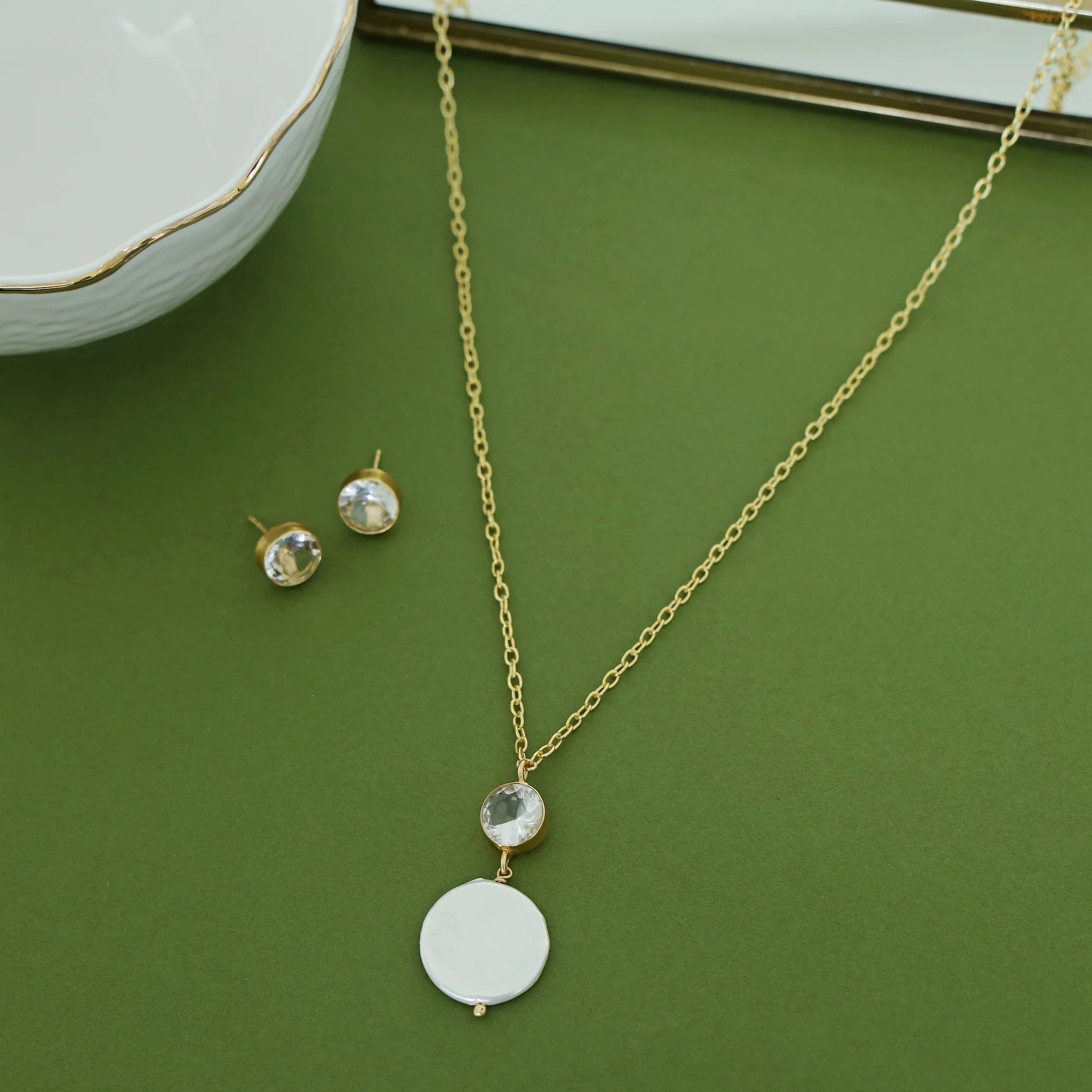 Arna Golden Glossy Baroque Neckpiece With Stud - Image 16