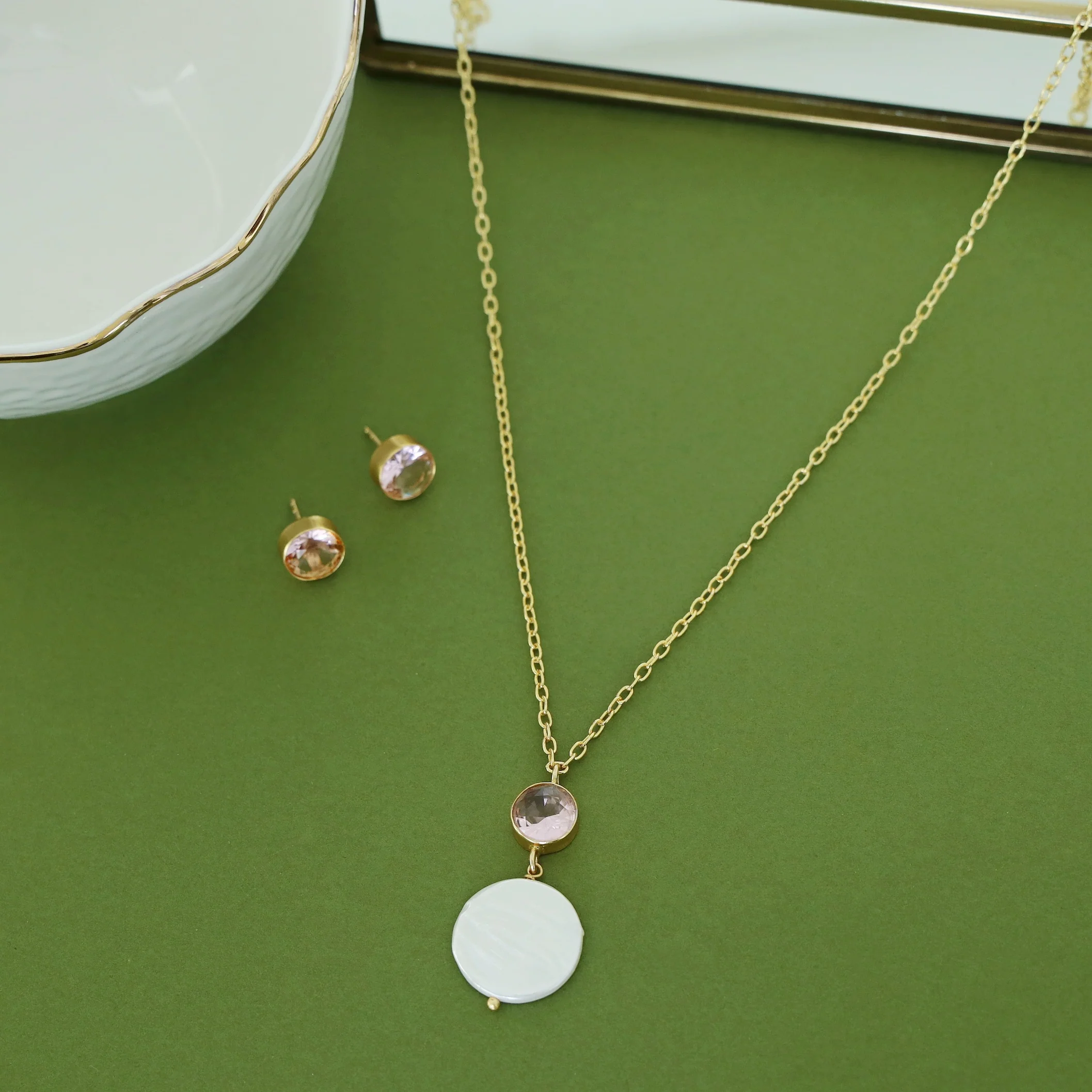 Arna Golden Glossy Baroque Neckpiece With Stud - Image 8