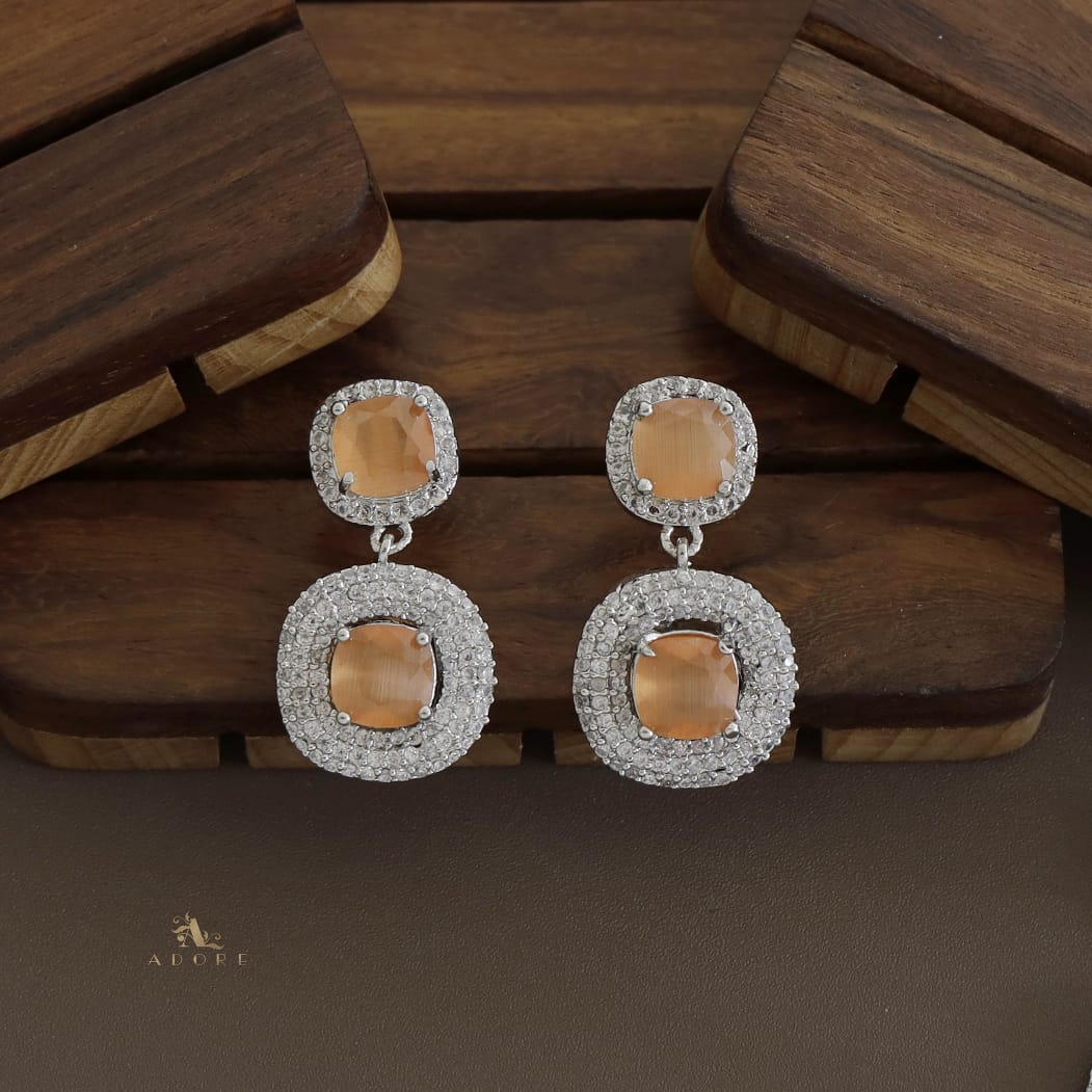 Arnika Silver Glossy Neckpiece With Earring - Image 11