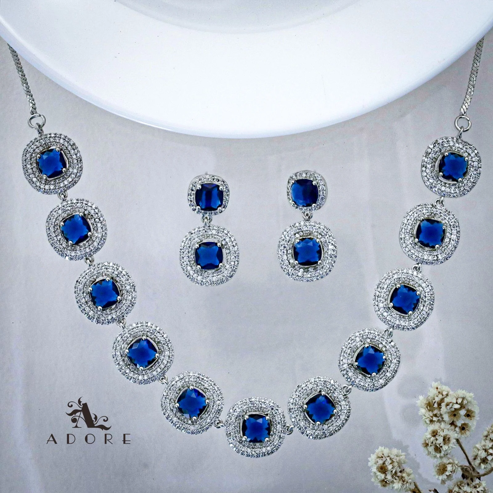 Arnika Silver Glossy Neckpiece With Earring - Image 15