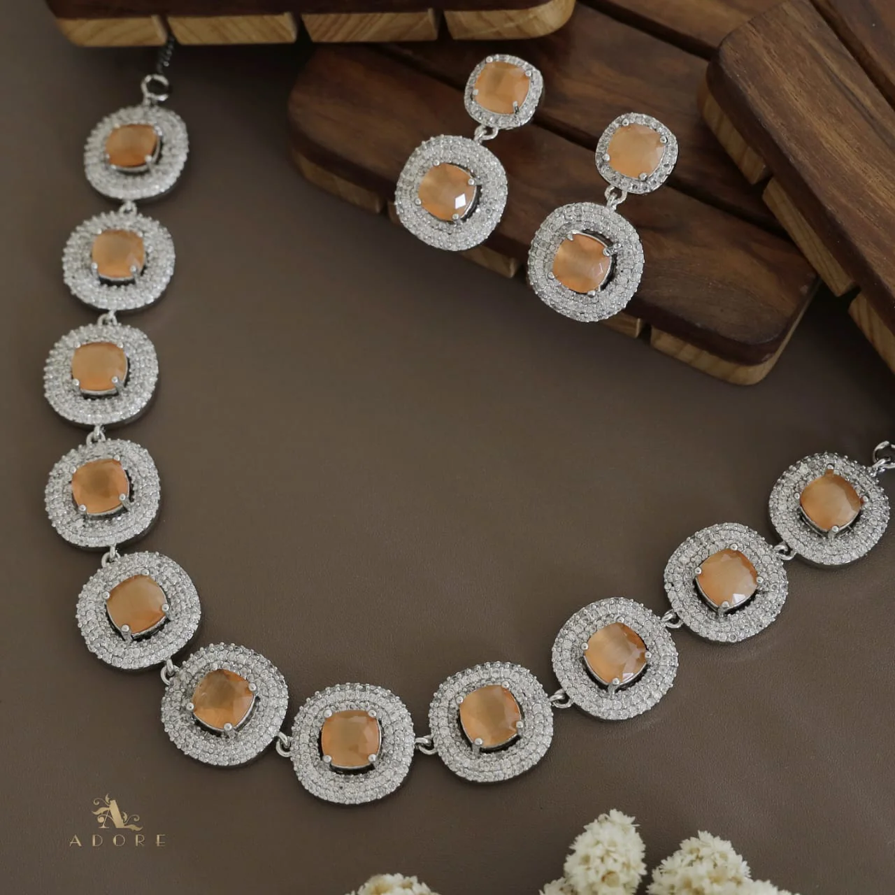Arnika Silver Glossy Neckpiece With Earring - Image 6