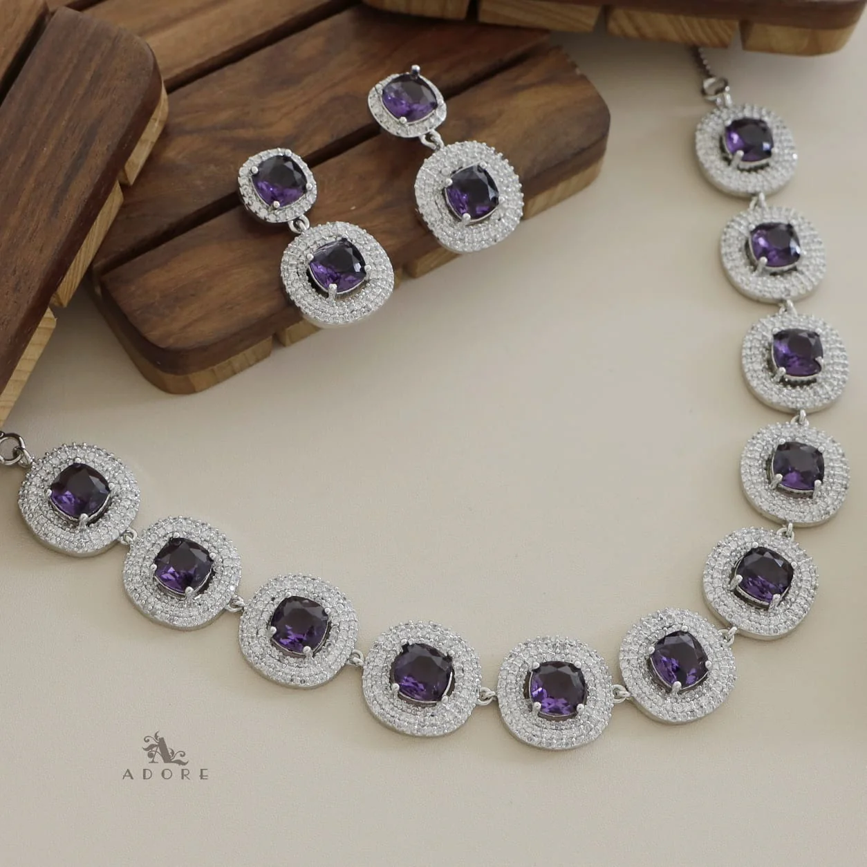 Arnika Silver Glossy Neckpiece With Earring - Image 9