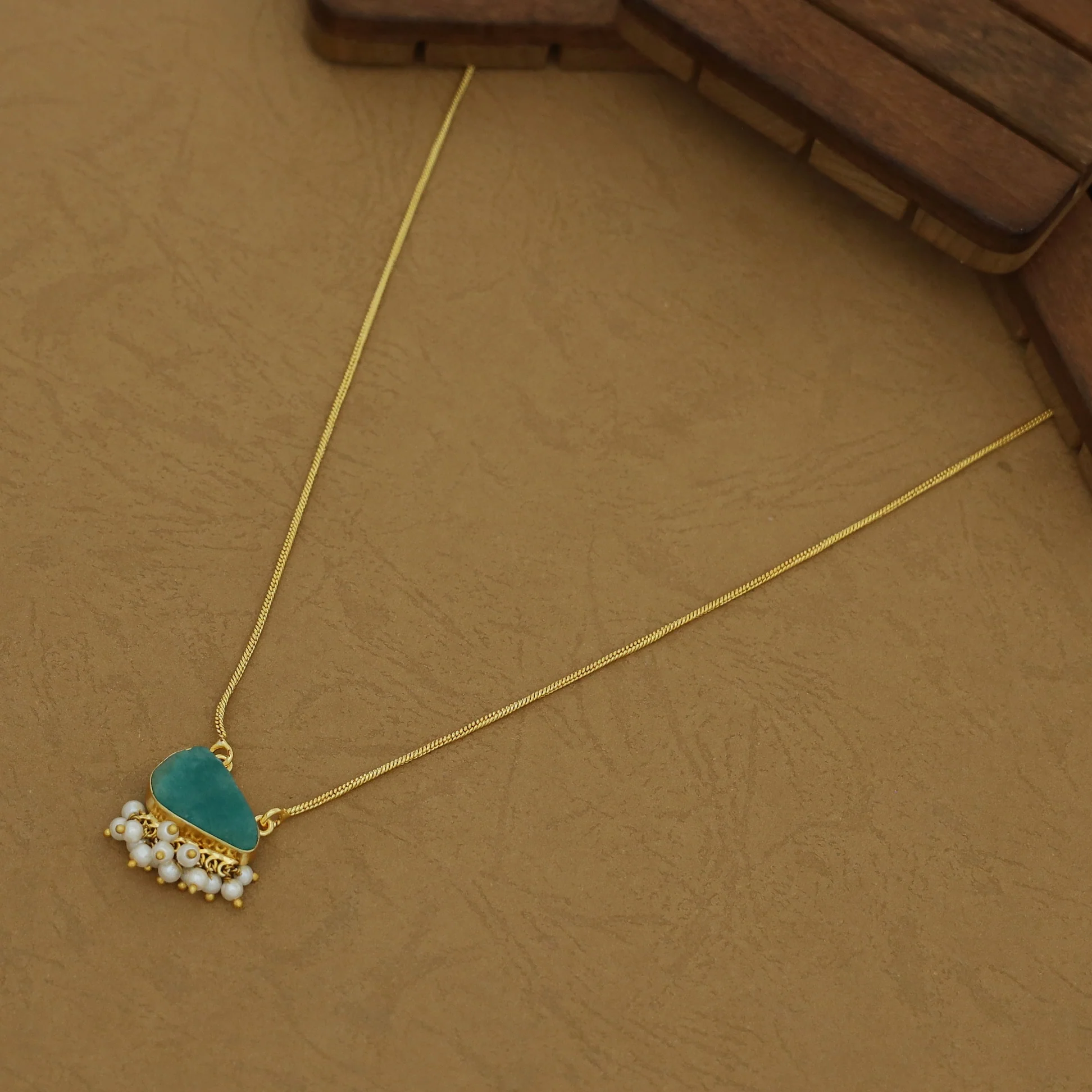 Aura Cluster Pearl Raw Stone Neckpiece - Image 10