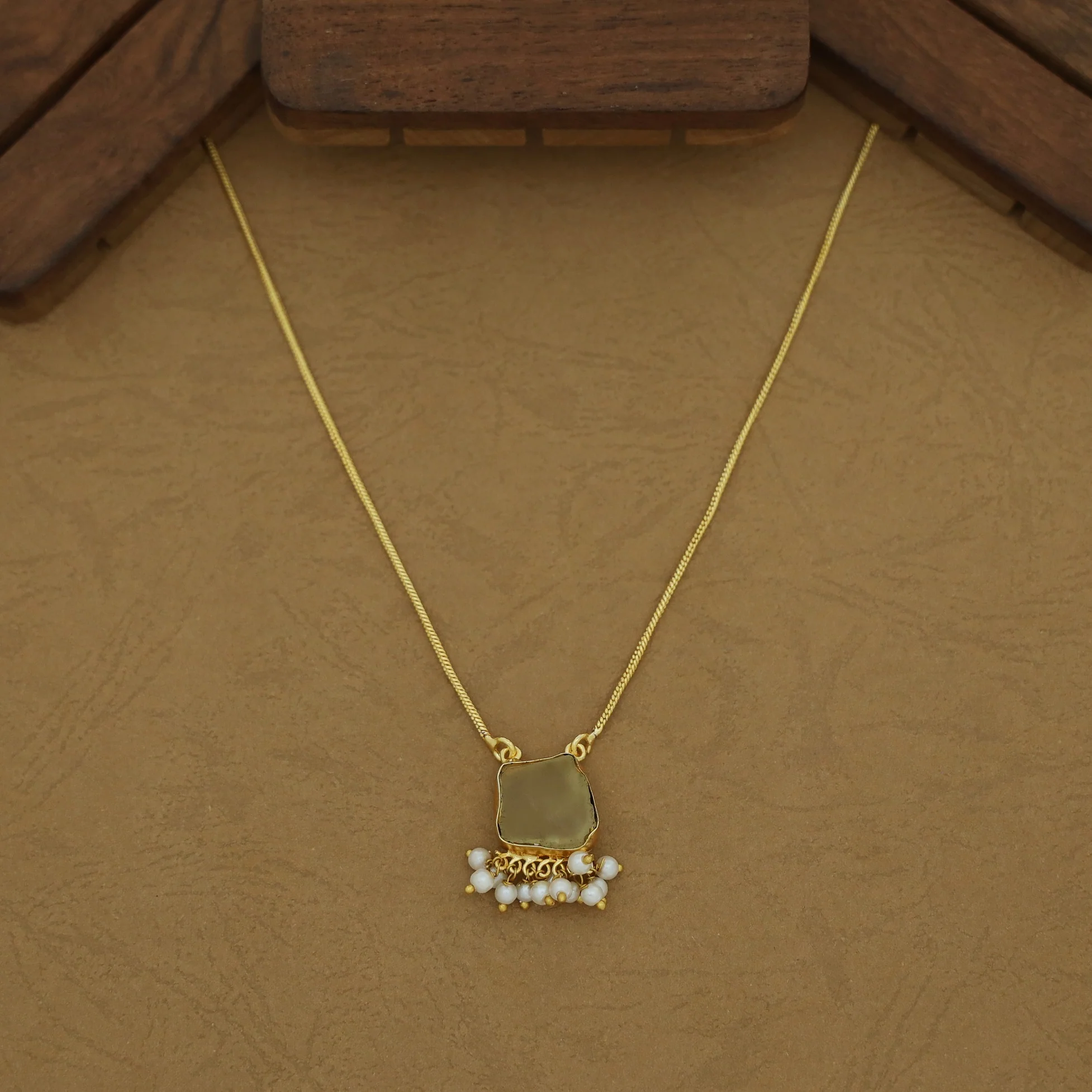 Aura Cluster Pearl Raw Stone Neckpiece - Image 2