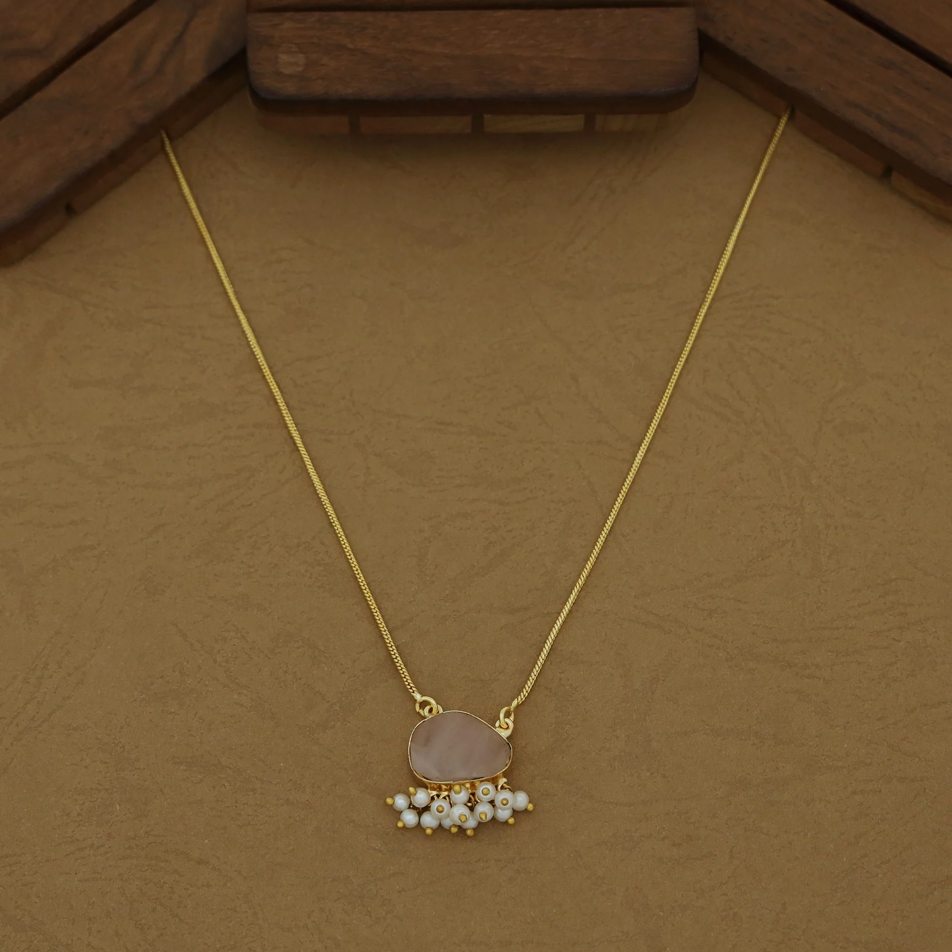 Aura Cluster Pearl Raw Stone Neckpiece - Image 3