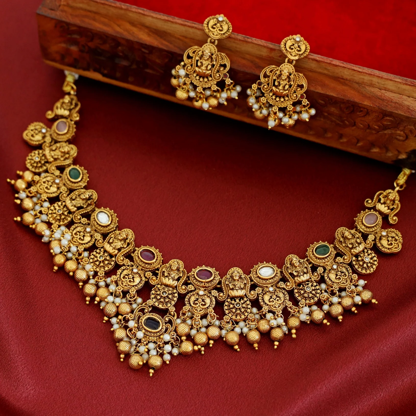 Arpita Lekshmi Bridal Short Neckpiece With Earring - Image 5