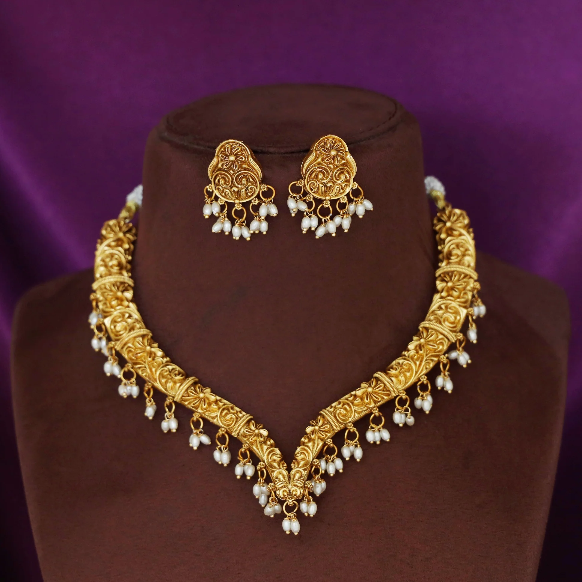 Arundhathi Cluster Rice Pearl Stiff Wing Neckpiece With Earring - Image 2