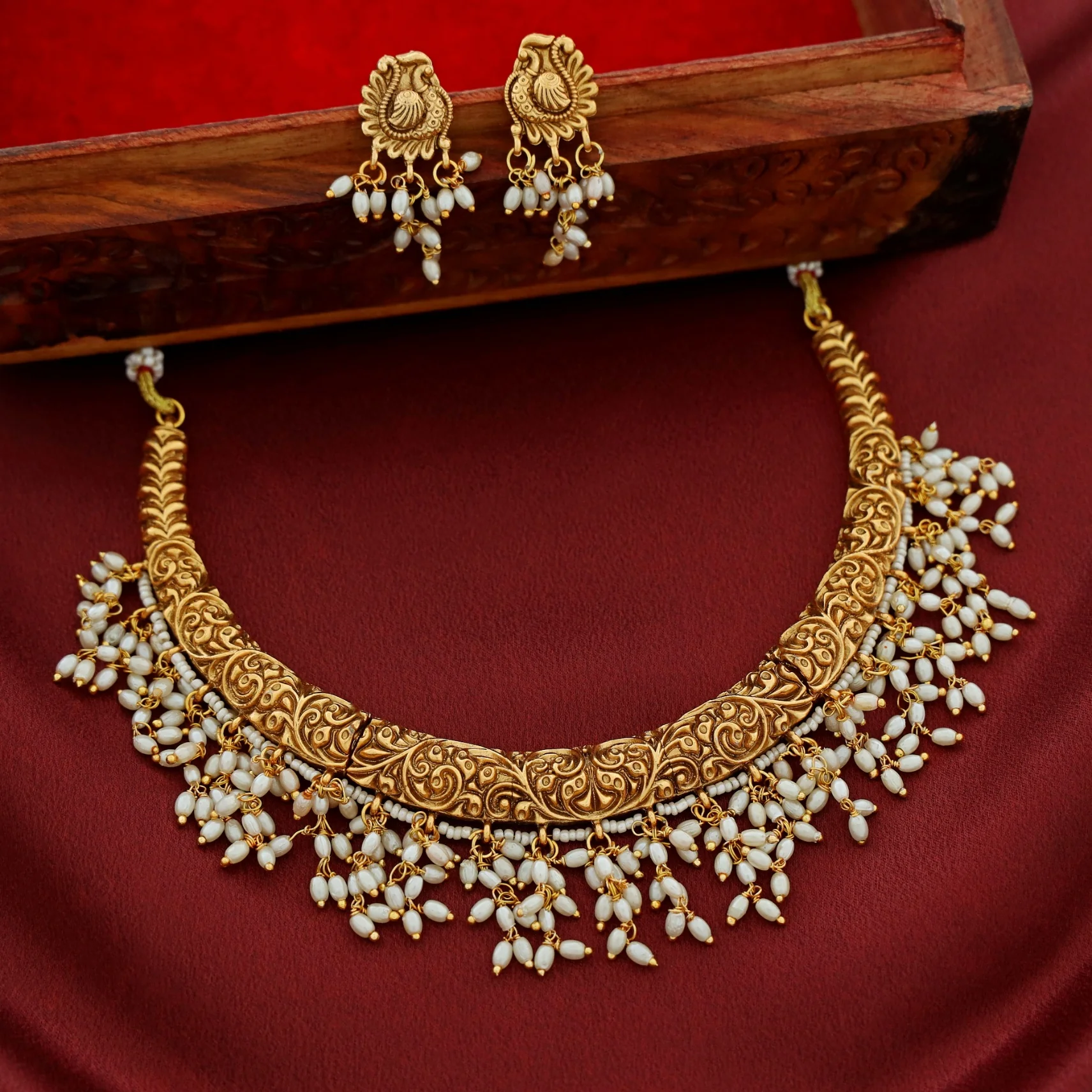 Arundhathi Hanging Cluster Pearl Stiff Neckpiece With Earring - Image 4
