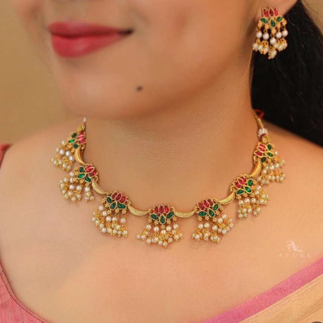 Arusha Lotus Pearl Short Neckpiece with Earring - Image 3