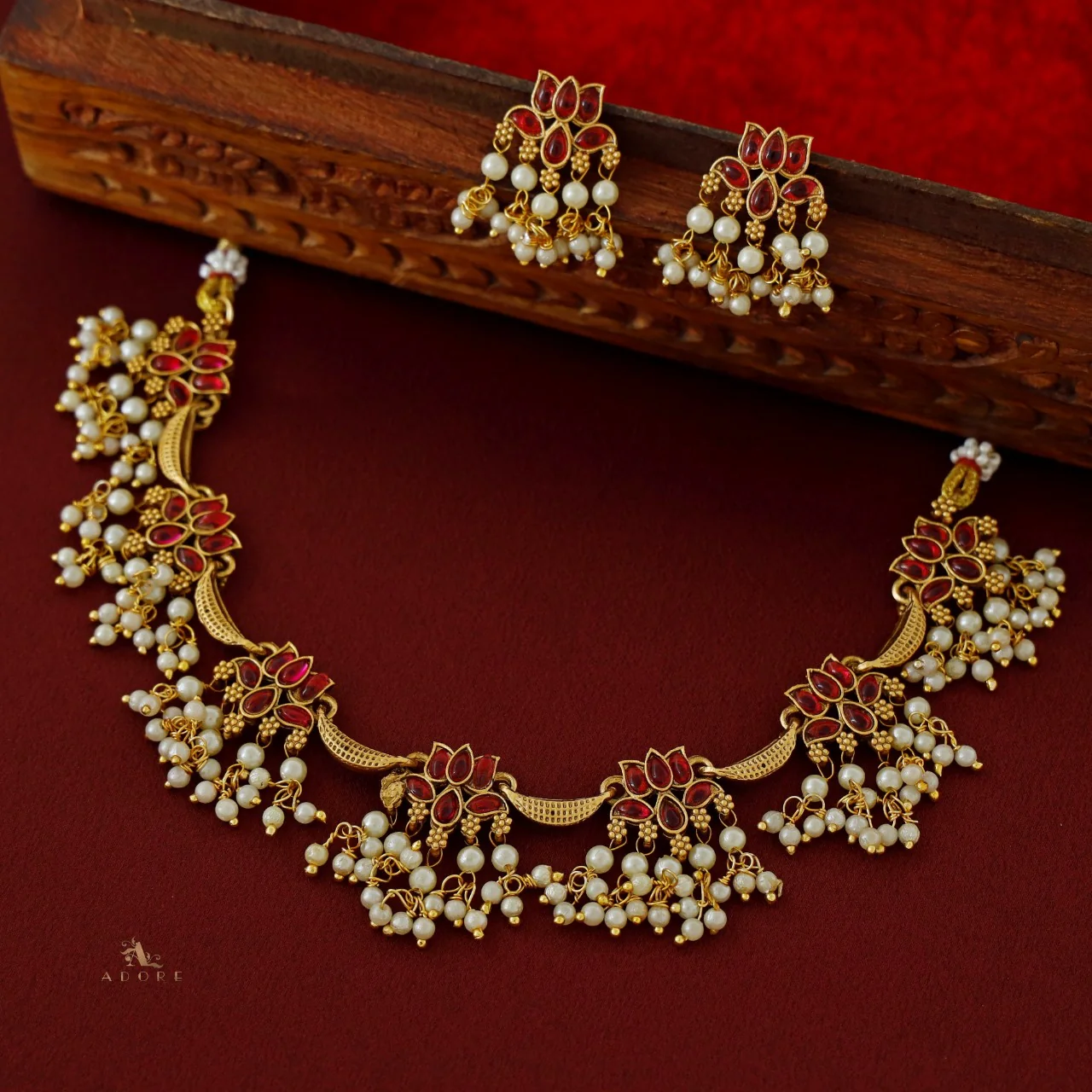 Arusha Lotus Pearl Short Neckpiece with Earring - Image 4