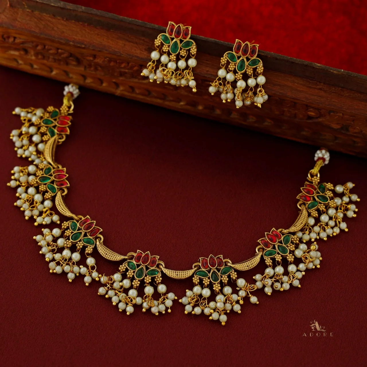 Arusha Lotus Pearl Short Neckpiece with Earring - Image 5