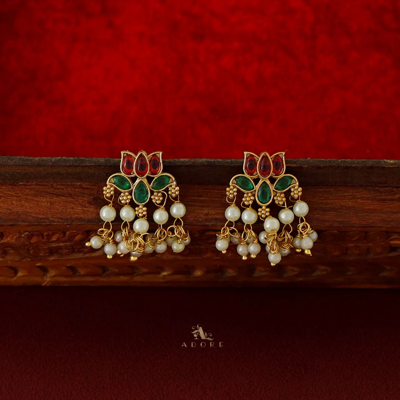 Arusha Lotus Pearl Short Neckpiece with Earring - Image 6