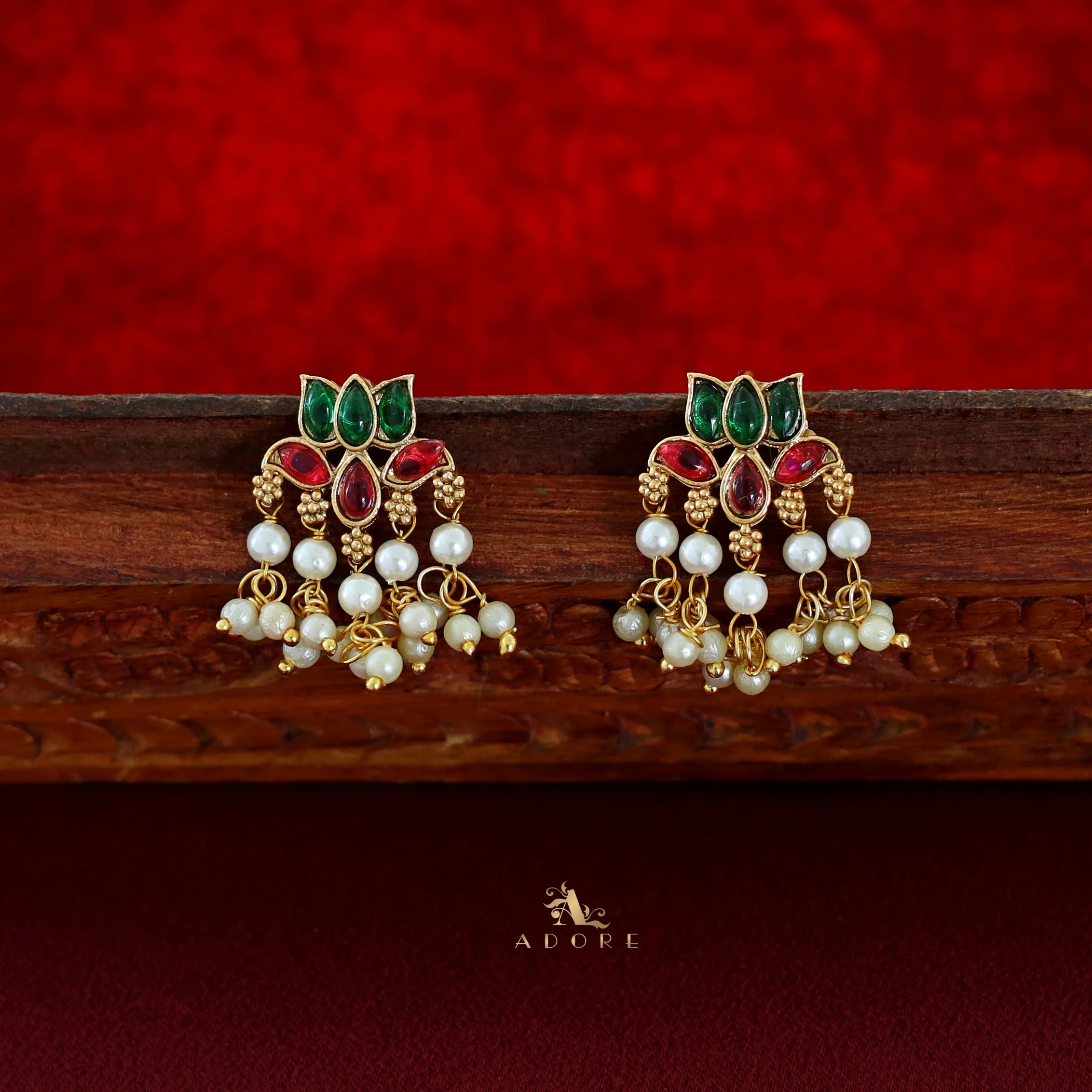 Arusha Lotus Pearl Short Neckpiece with Earring - Image 9