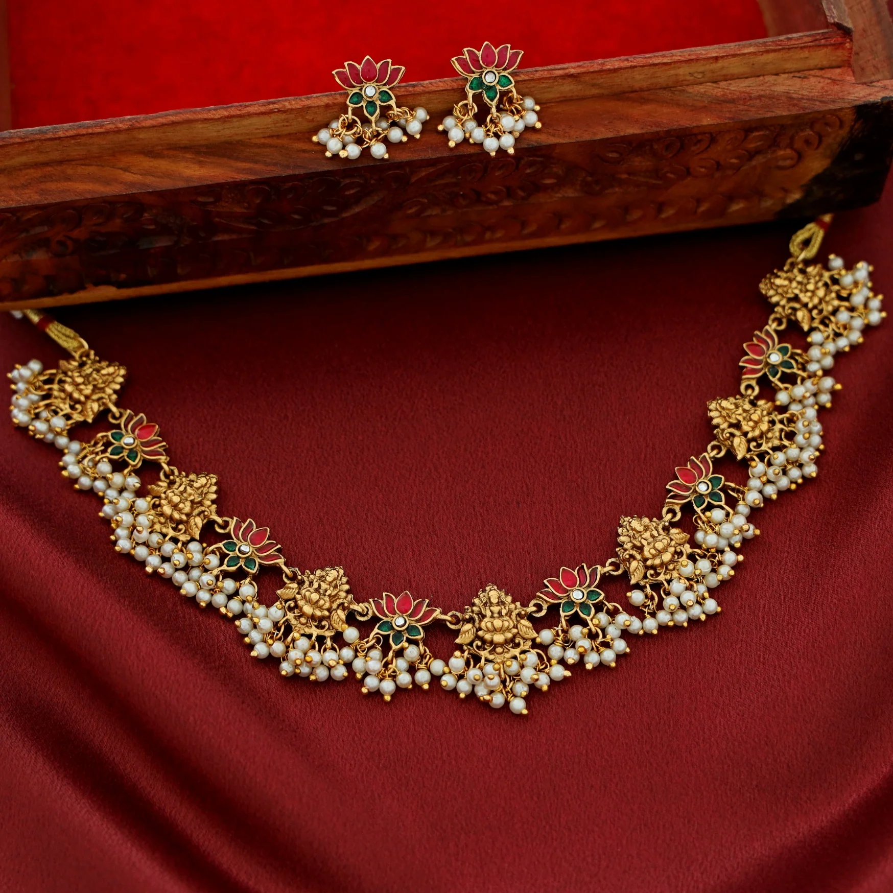 Arusha Mini Lotus Cluster Pearl Devi Neckpiece With Earring - Image 3