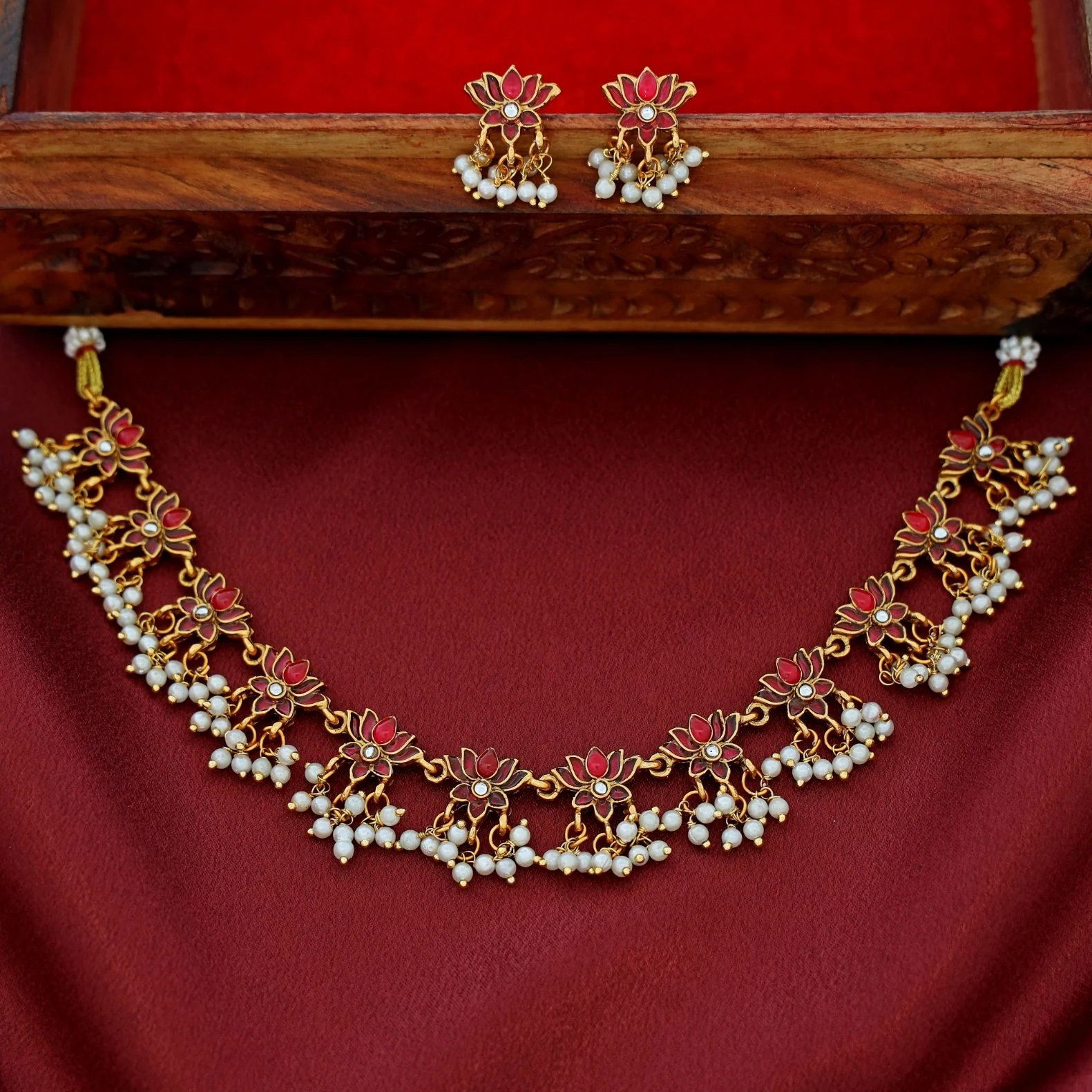 Arusha Mini Lotus Pearl Short Neckpiece with Earring - Image 3