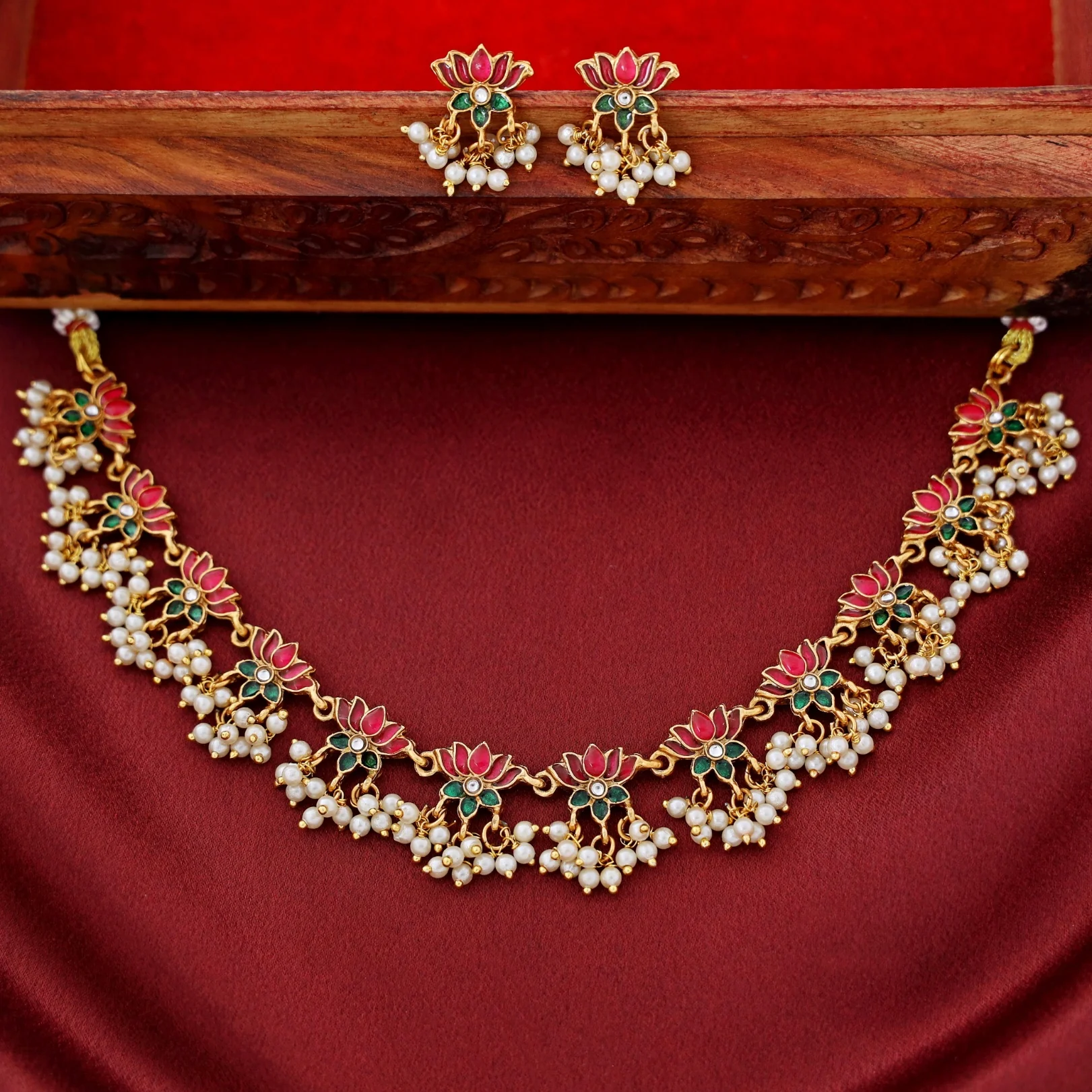 Arusha Mini Lotus Pearl Short Neckpiece with Earring - Image 4