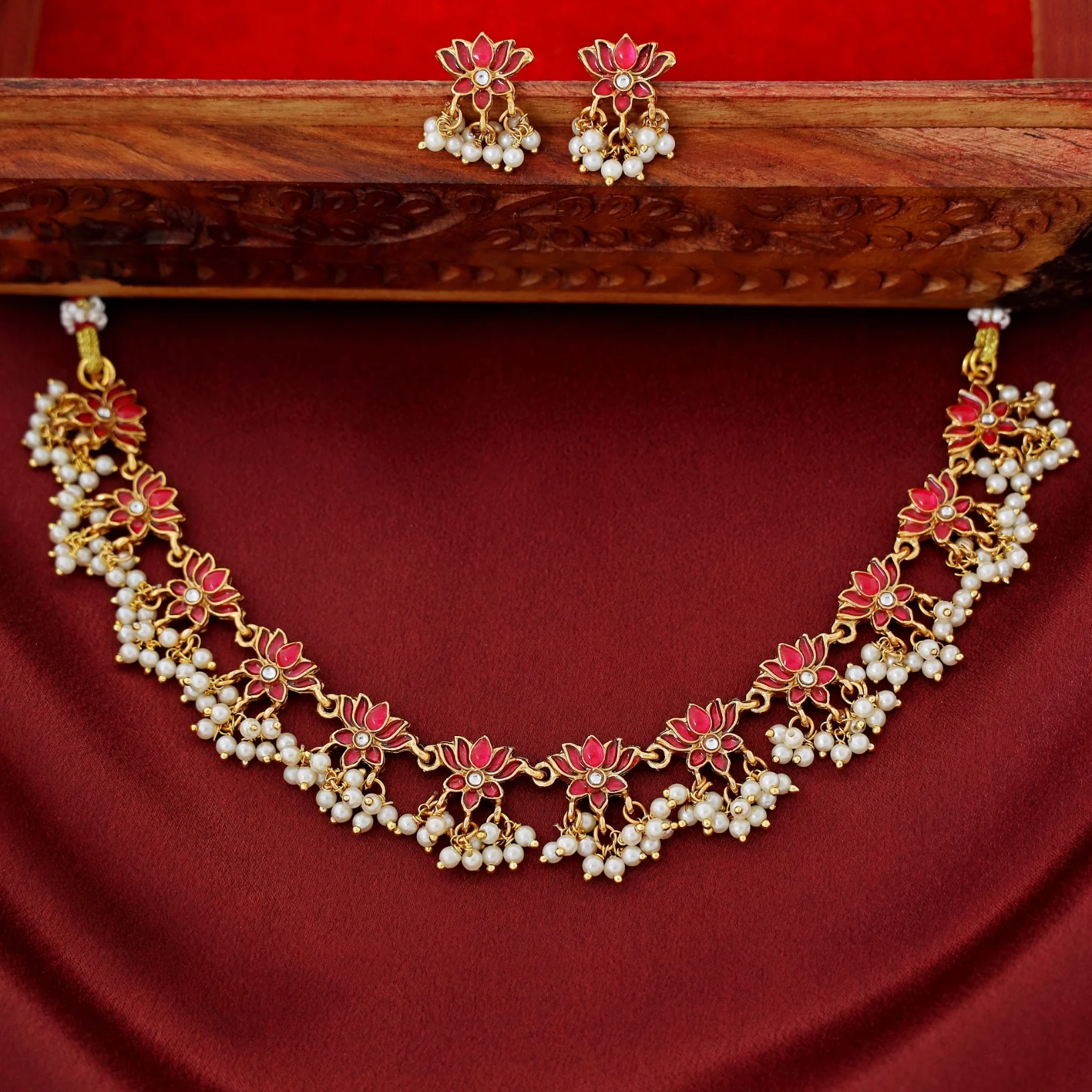 Arusha Mini Lotus Pearl Short Neckpiece with Earring - Image 5