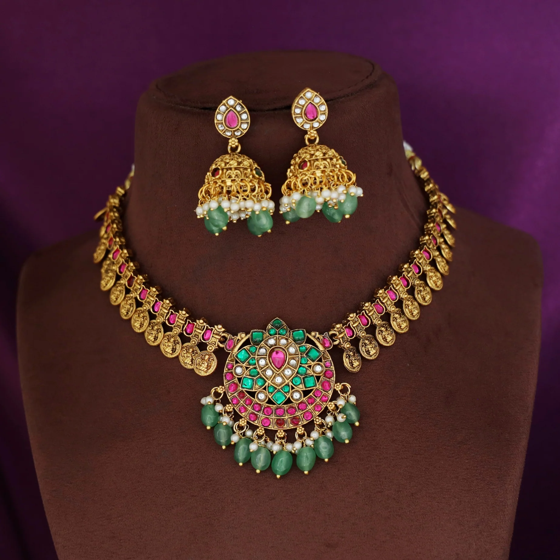 Aryavi Floral Half Moon Beaded Kashi Short Neckpiece With Earring - Image 2