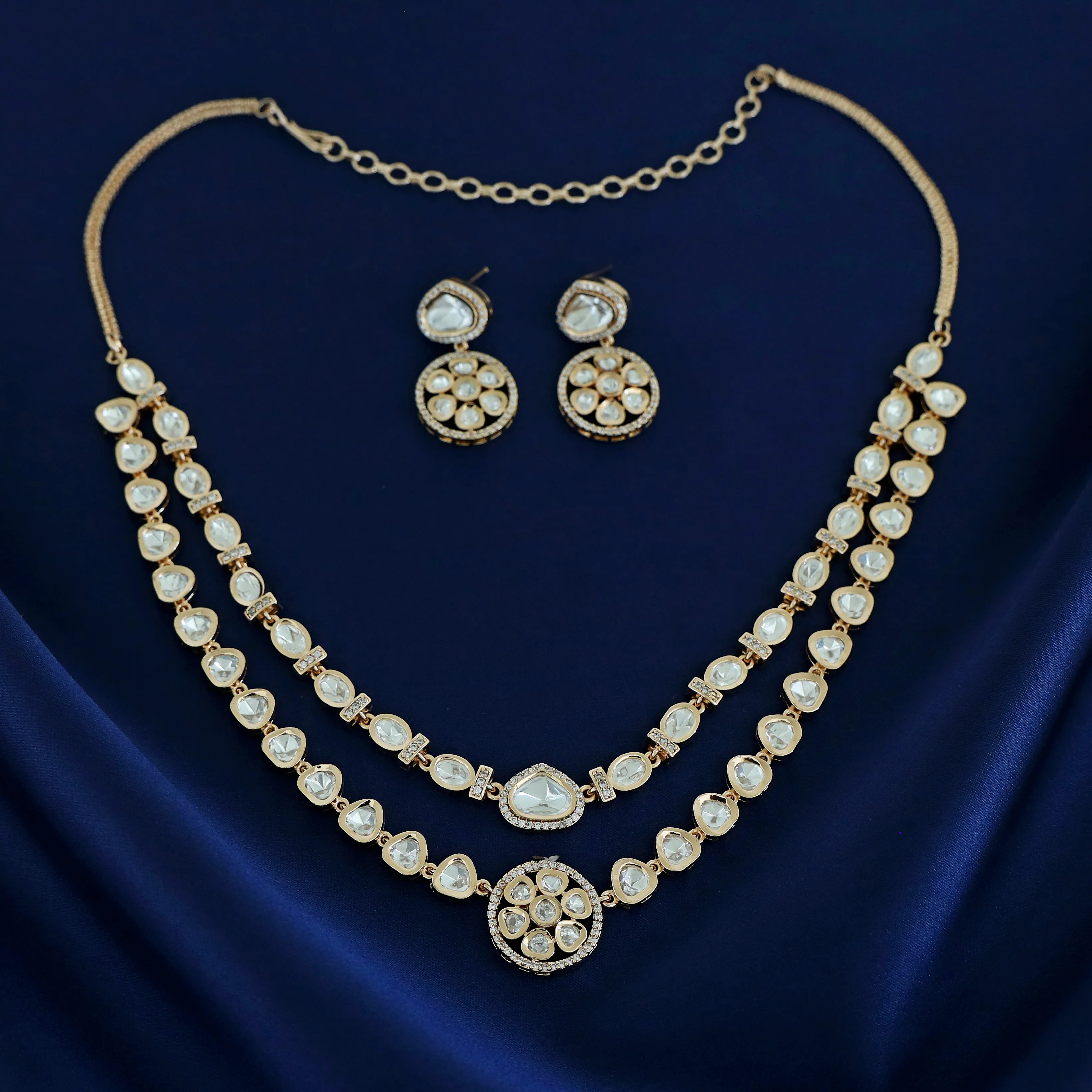 Premium Asael 2 Layer Kundan Flower Neckpiece With Earring - Image 5