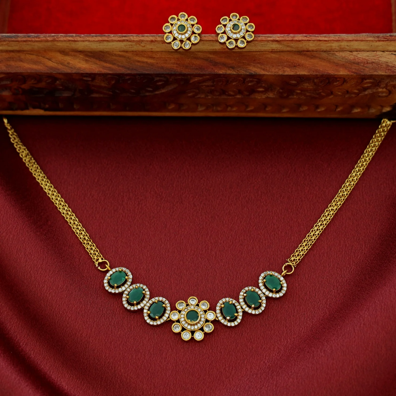Ashisha Flower Glossy Oval AD Choker/ Short Neckpiece with Earring - Image 18