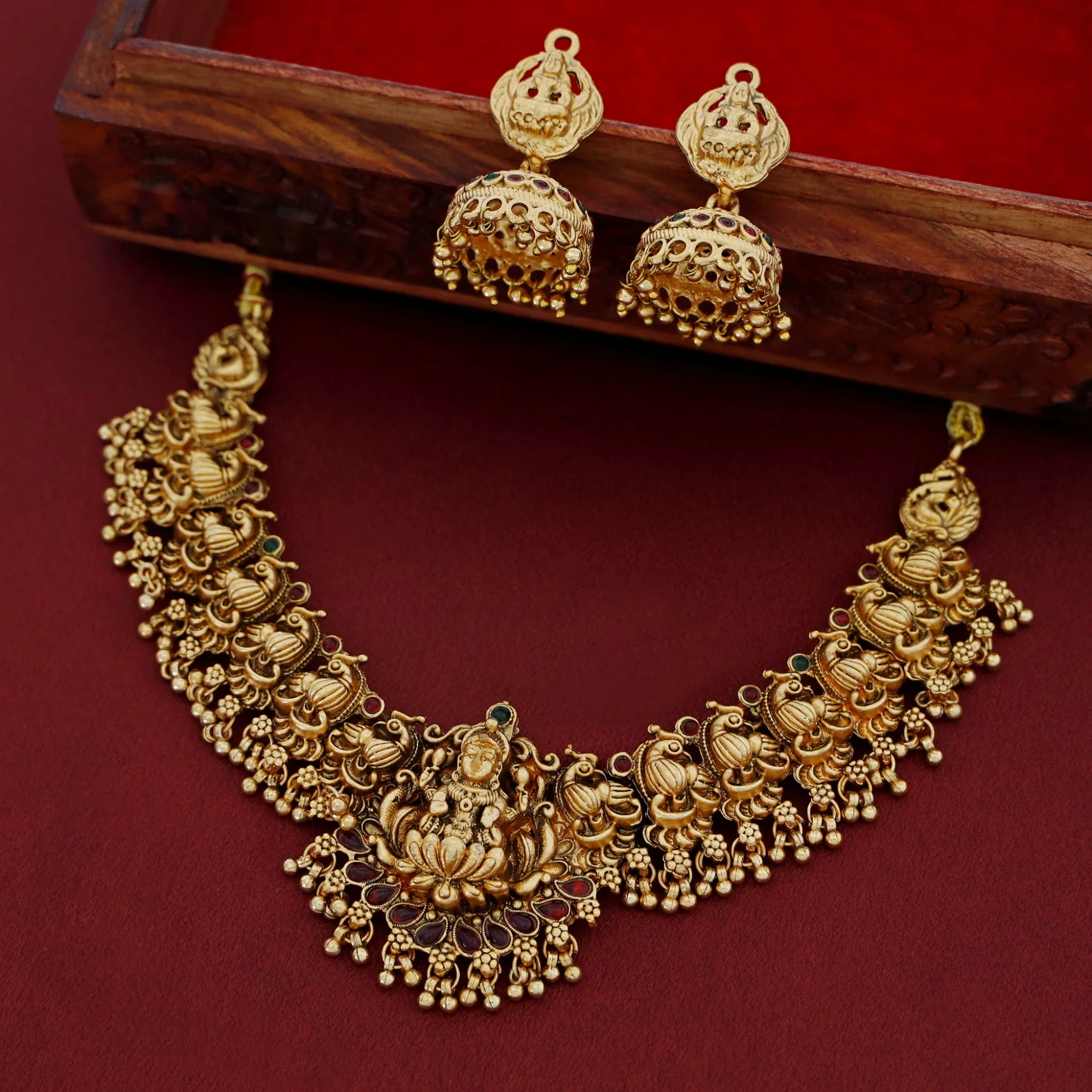 Ashtalakshmi Mayura Bridal Short Neckpiece With Earring - Image 6