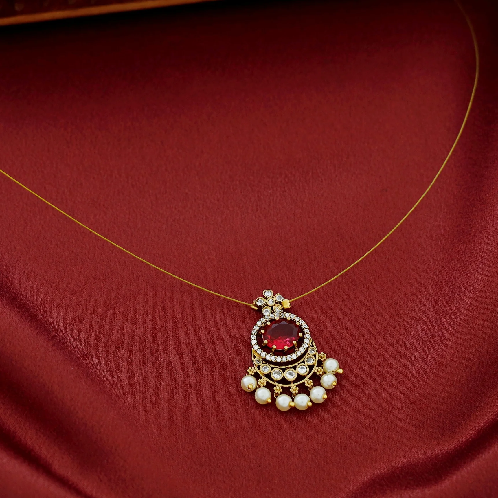 Asmita Pearl Glossy String Neckpiece - Image 4
