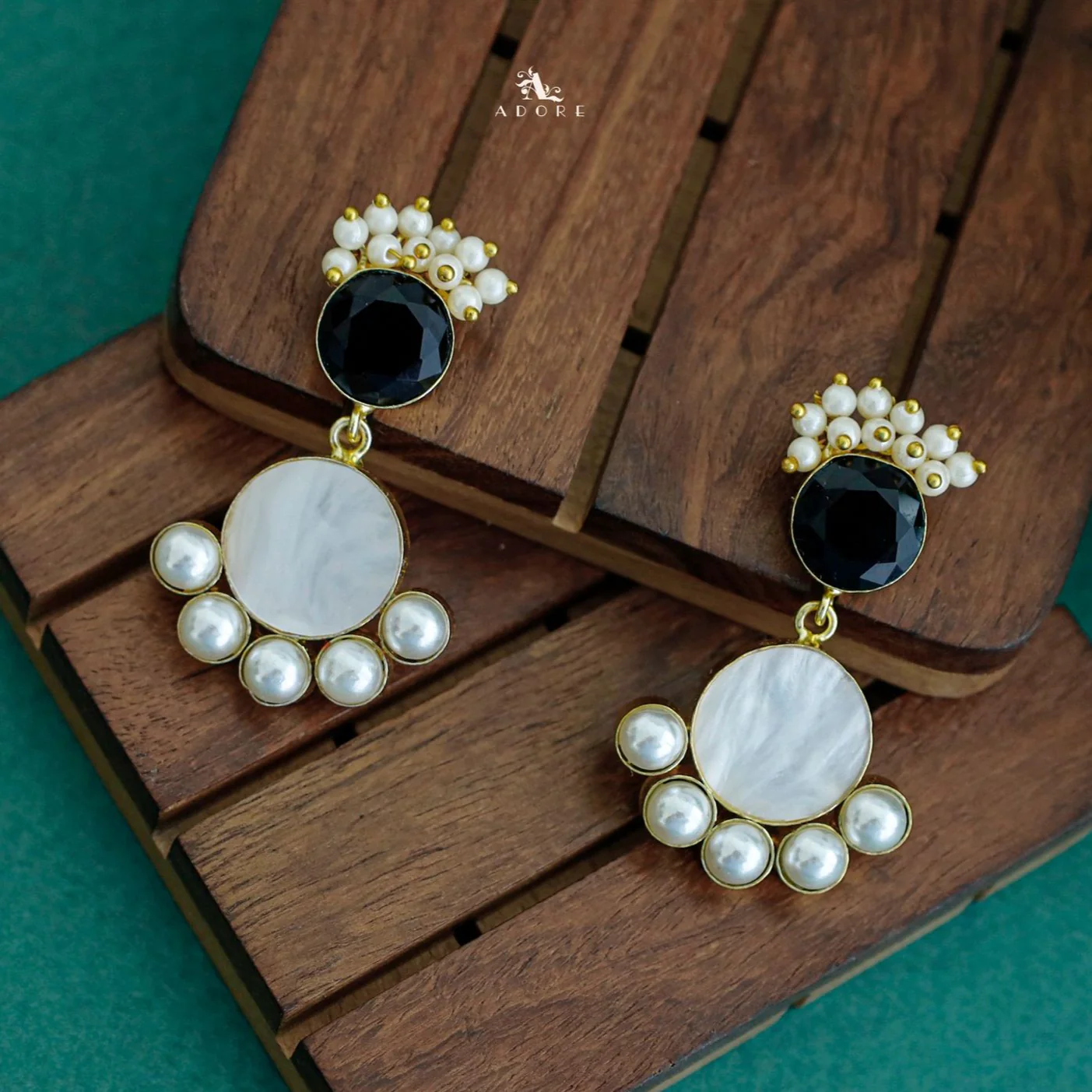 Astrid Pearl Cluster Glossy Round MOP Earring - Image 5
