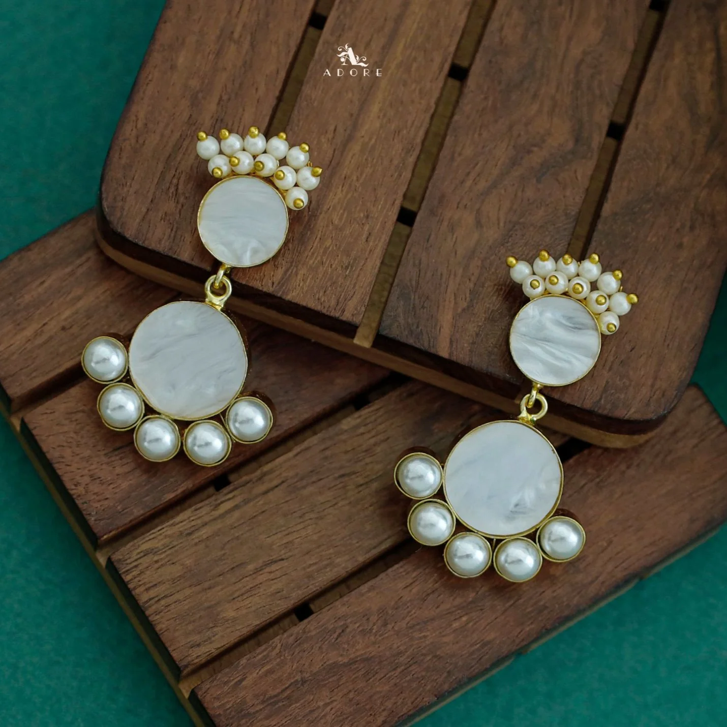 Astrid Pearl Cluster Glossy Round MOP Earring - Image 8