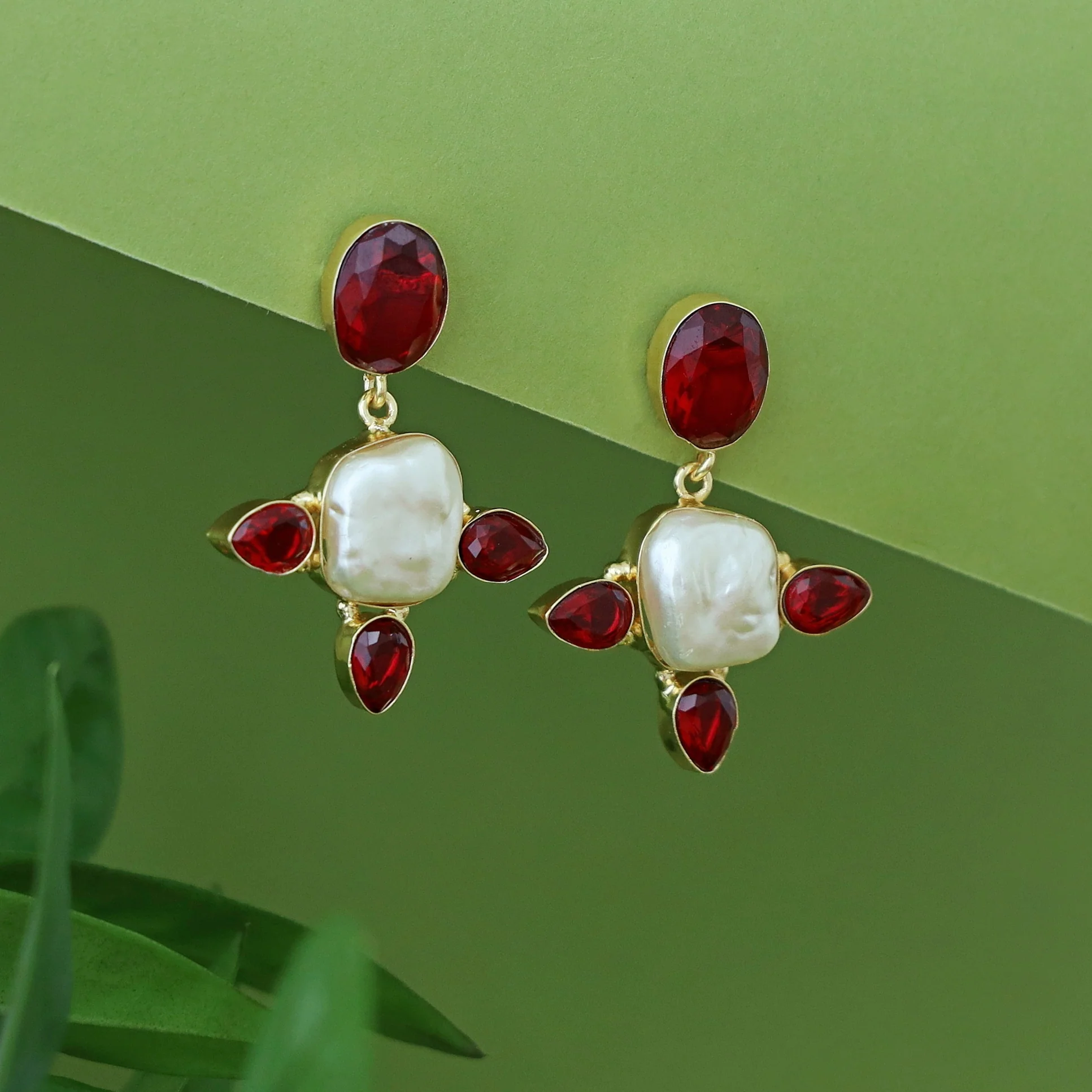 Audrey Baroque Glossy Earring - Image 3