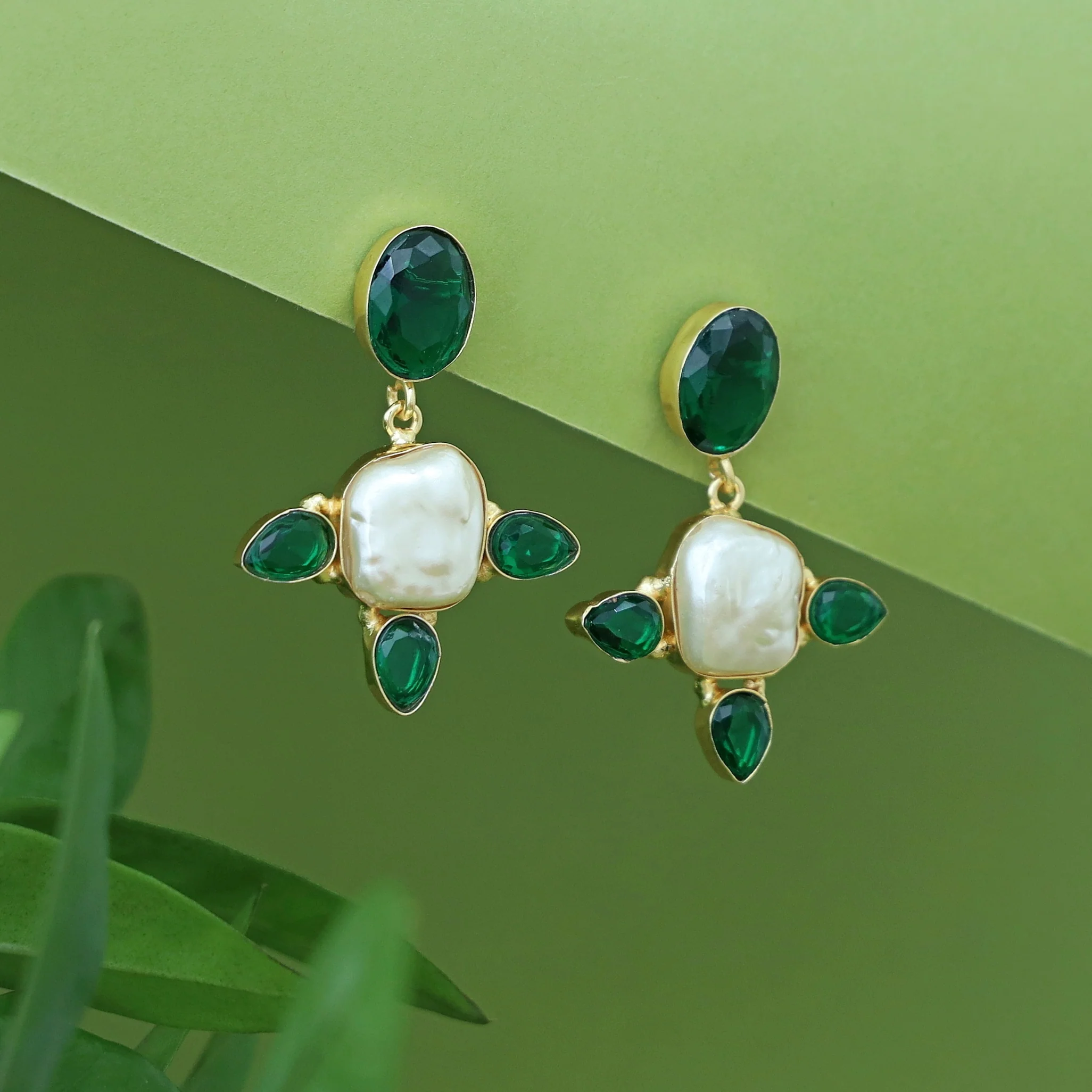 Audrey Baroque Glossy Earring - Image 4