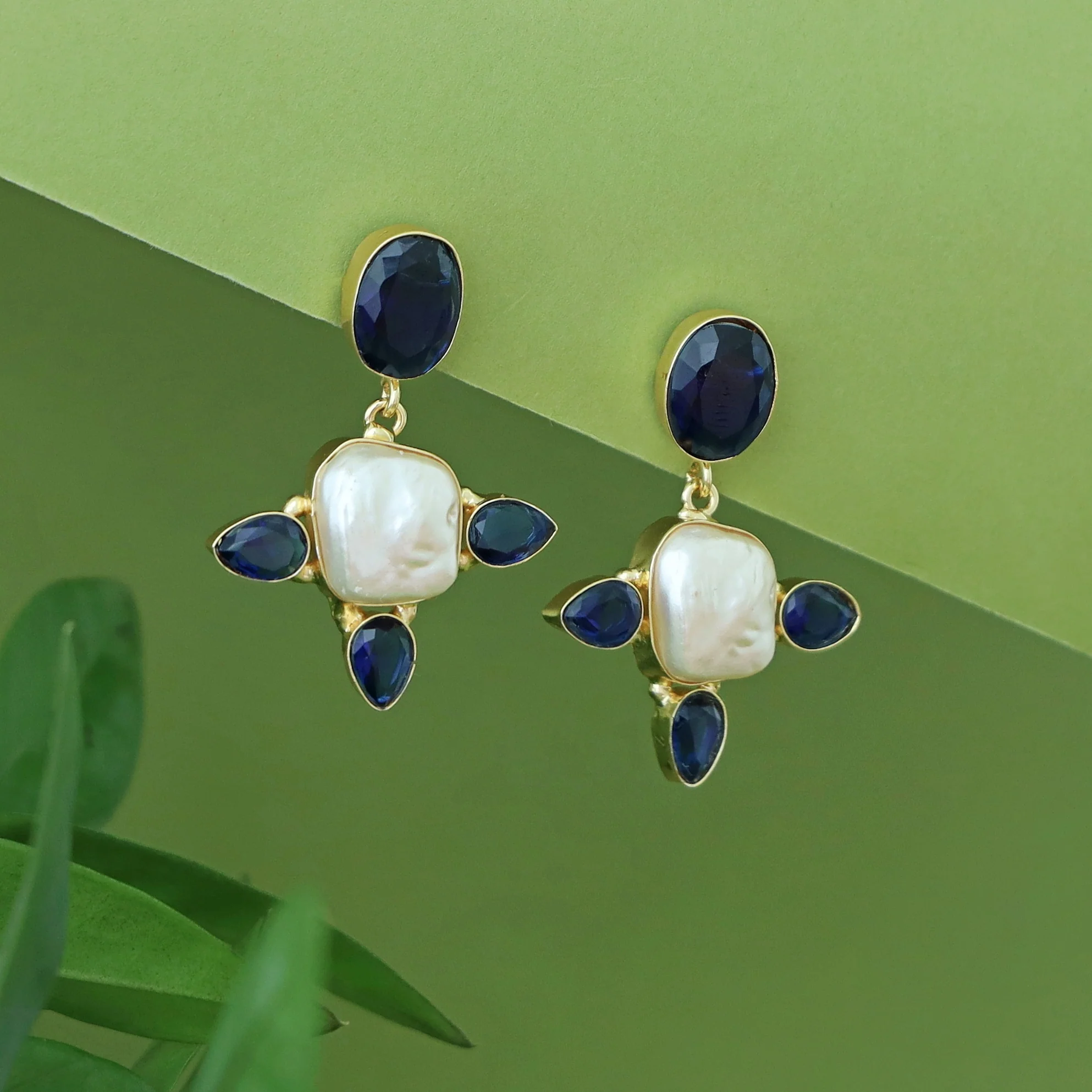 Audrey Baroque Glossy Earring - Image 5
