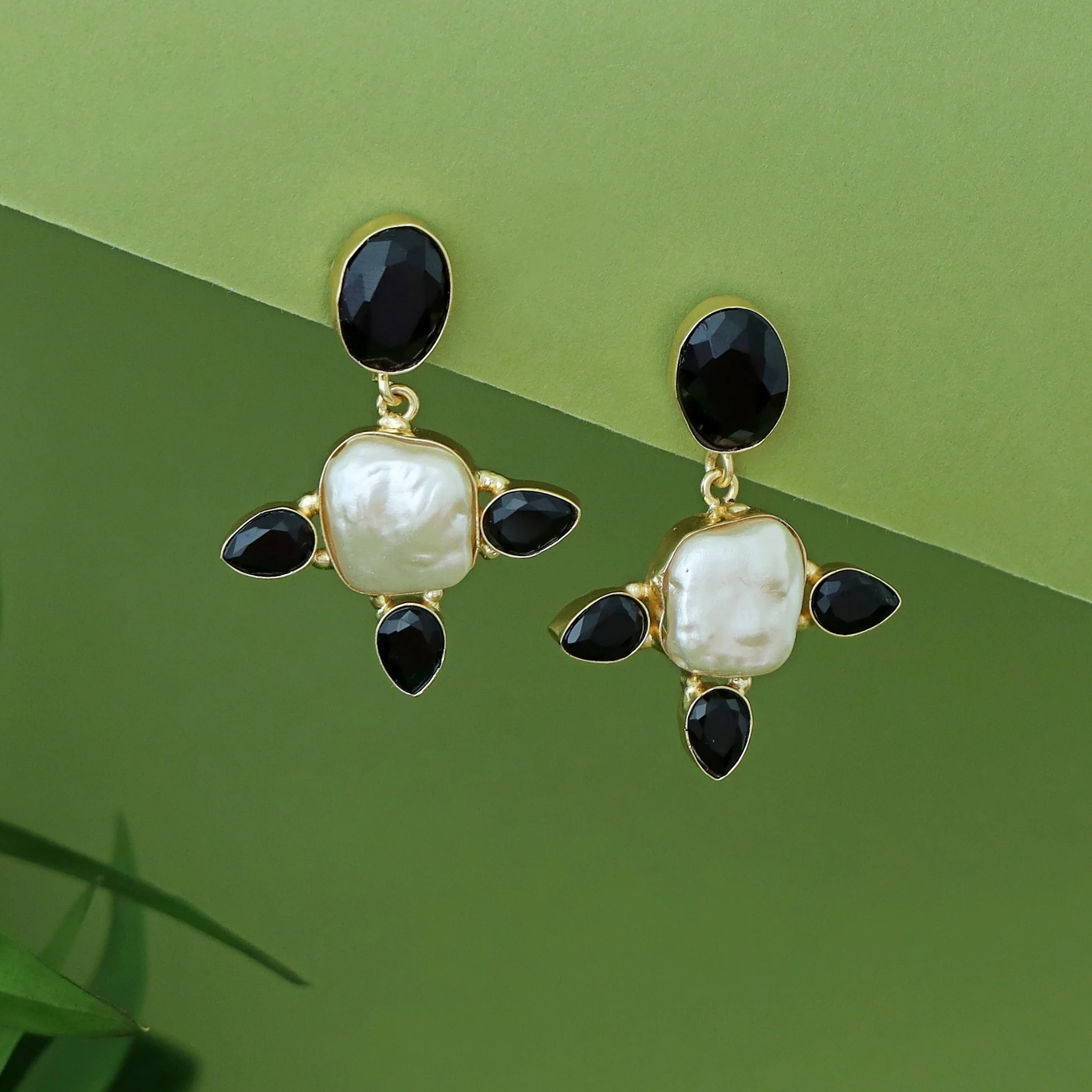 Audrey Baroque Glossy Earring - Image 6