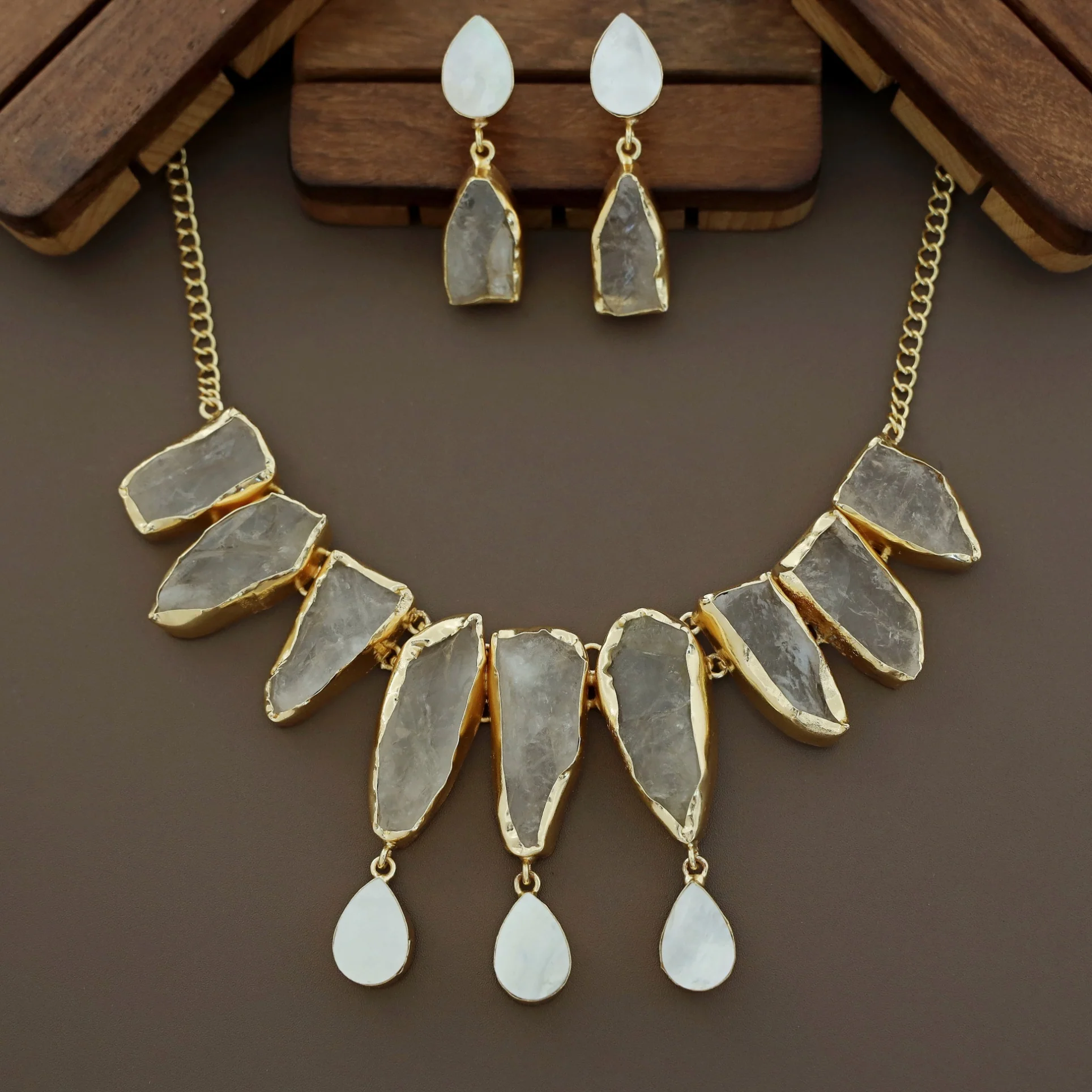 Augusta MOP + Dyed + Raw Stone Short Neckpiece With Earring - Image 10
