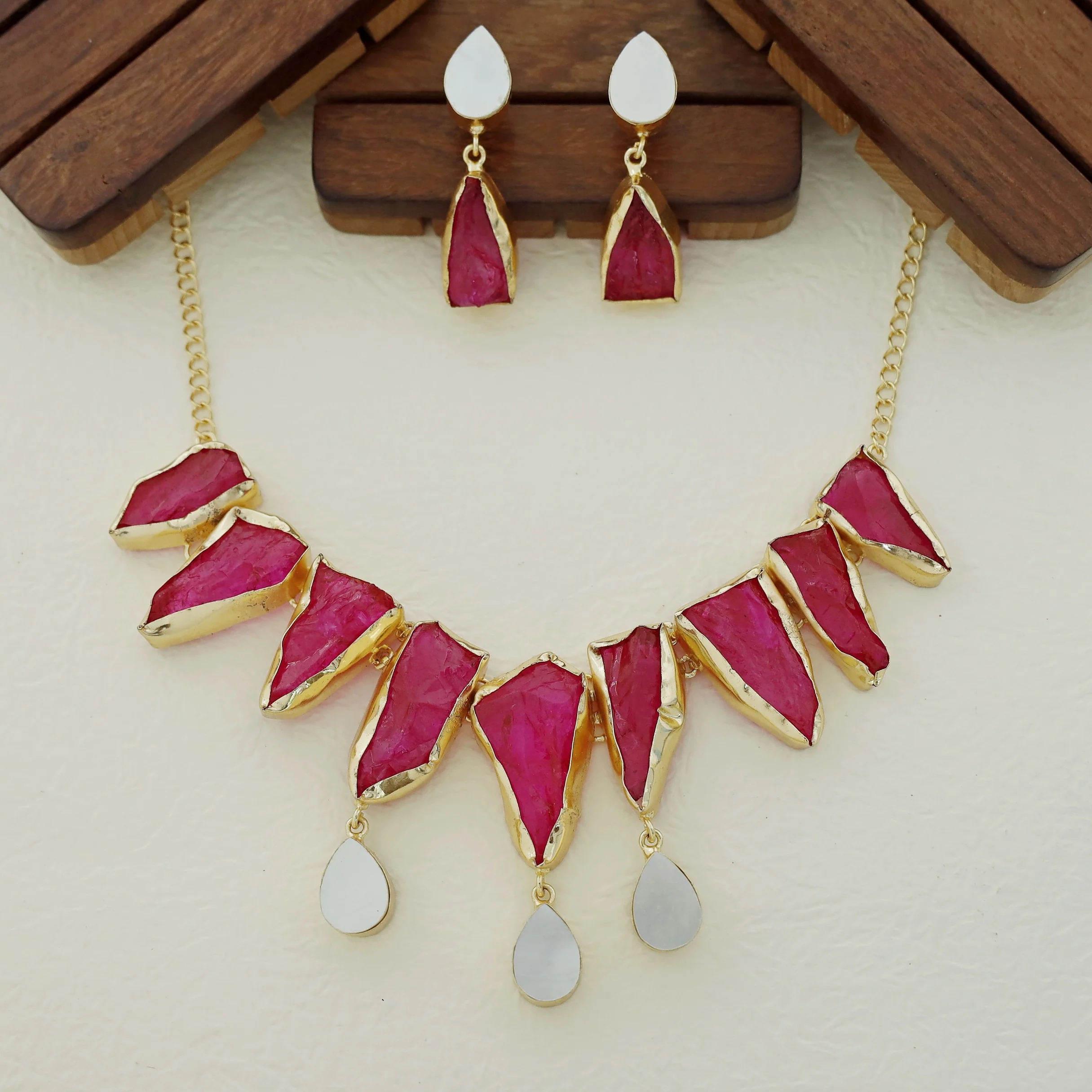 Augusta MOP + Dyed + Raw Stone Short Neckpiece With Earring - Image 14