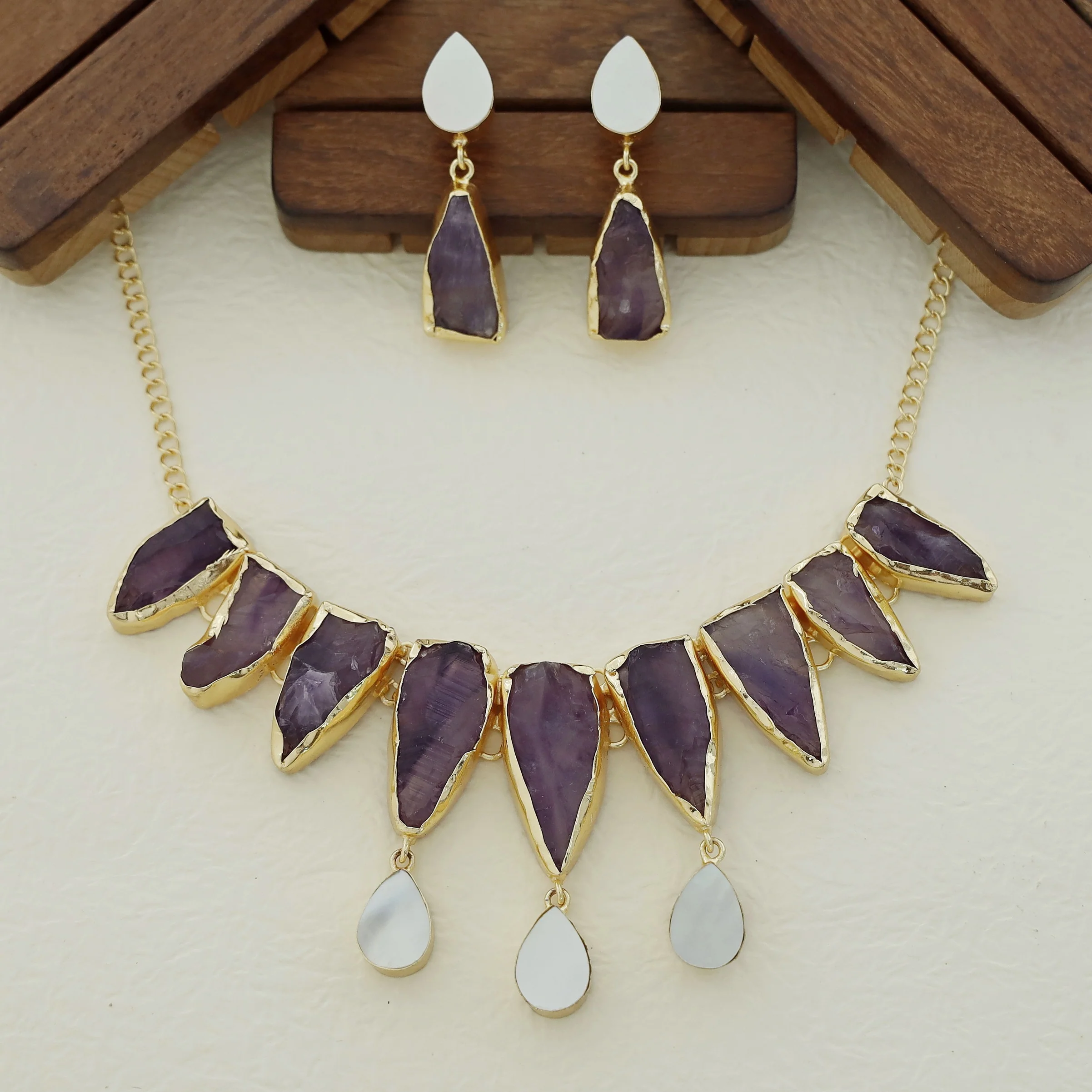 Augusta MOP + Dyed + Raw Stone Short Neckpiece With Earring - Image 15