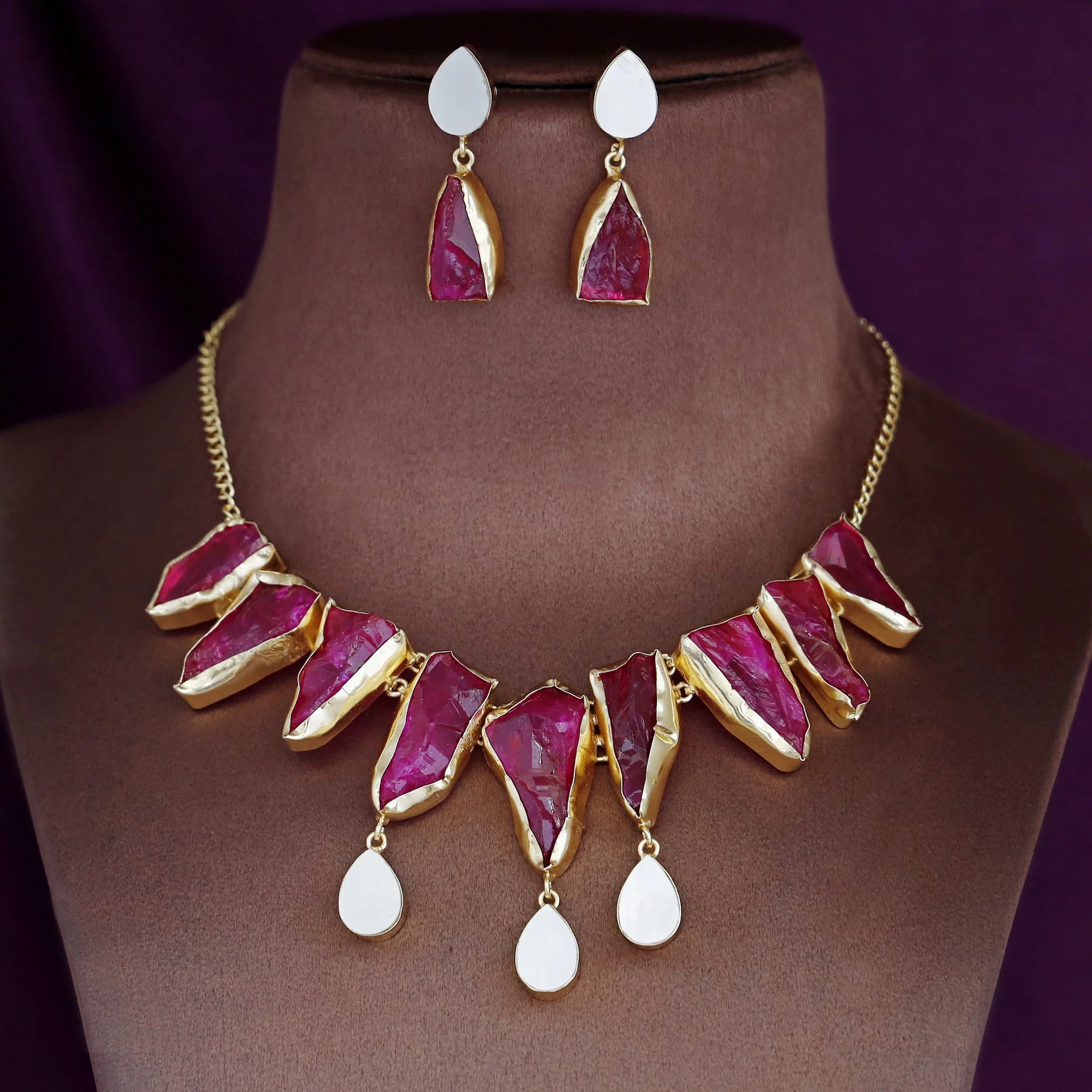 Augusta MOP + Dyed + Raw Stone Short Neckpiece With Earring - Image 17