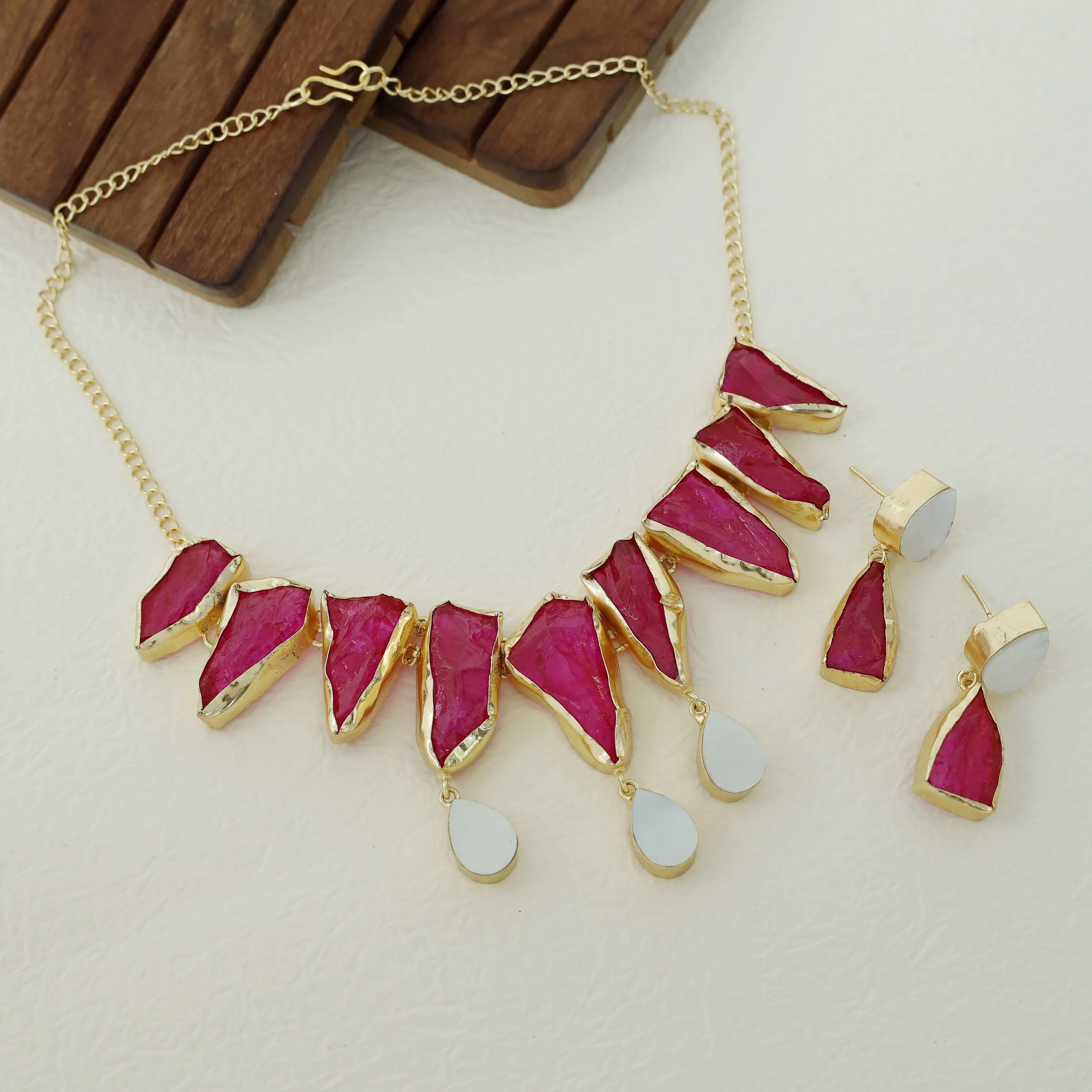 Augusta MOP + Dyed + Raw Stone Short Neckpiece With Earring - Image 18