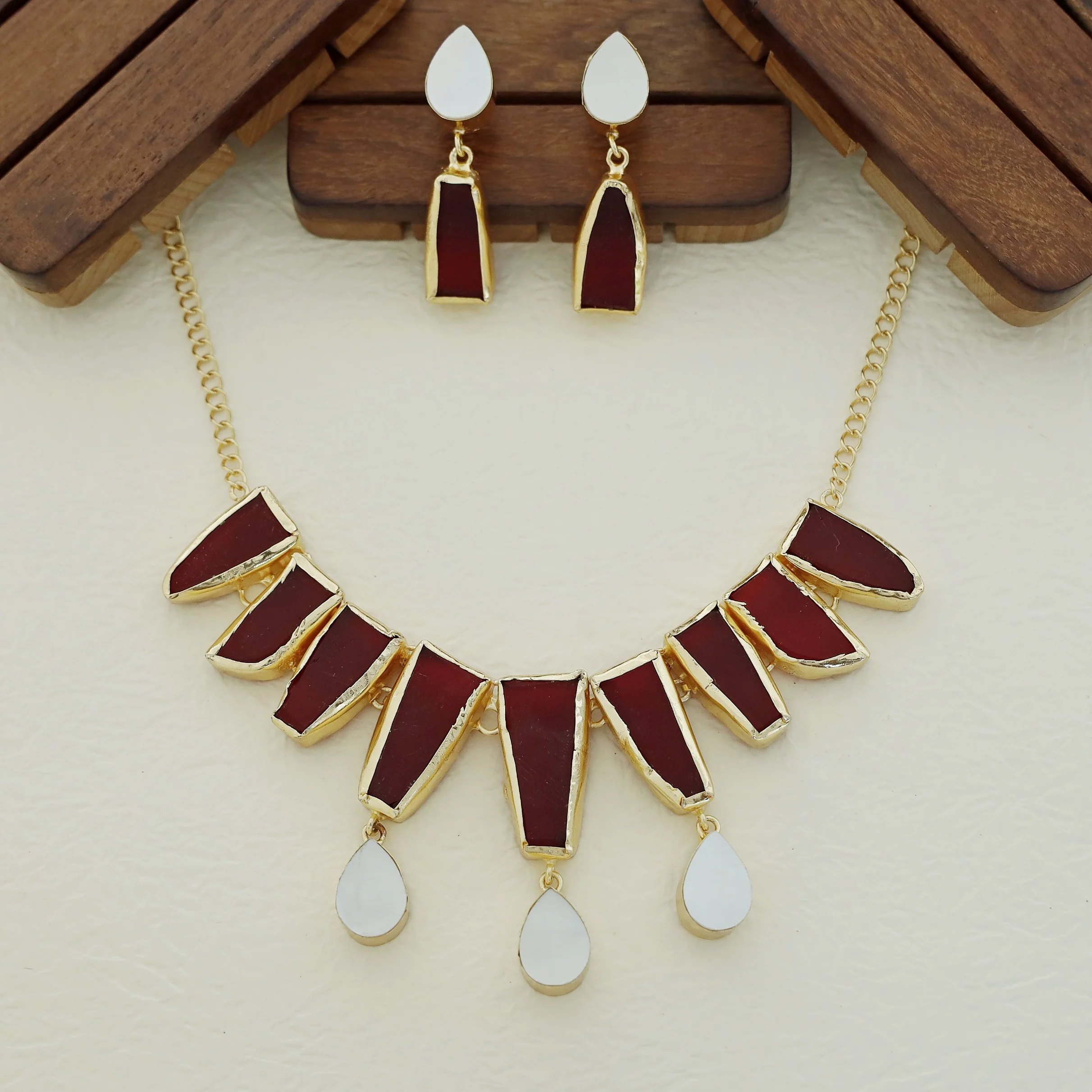 Augusta MOP + Dyed + Raw Stone Short Neckpiece With Earring - Image 2