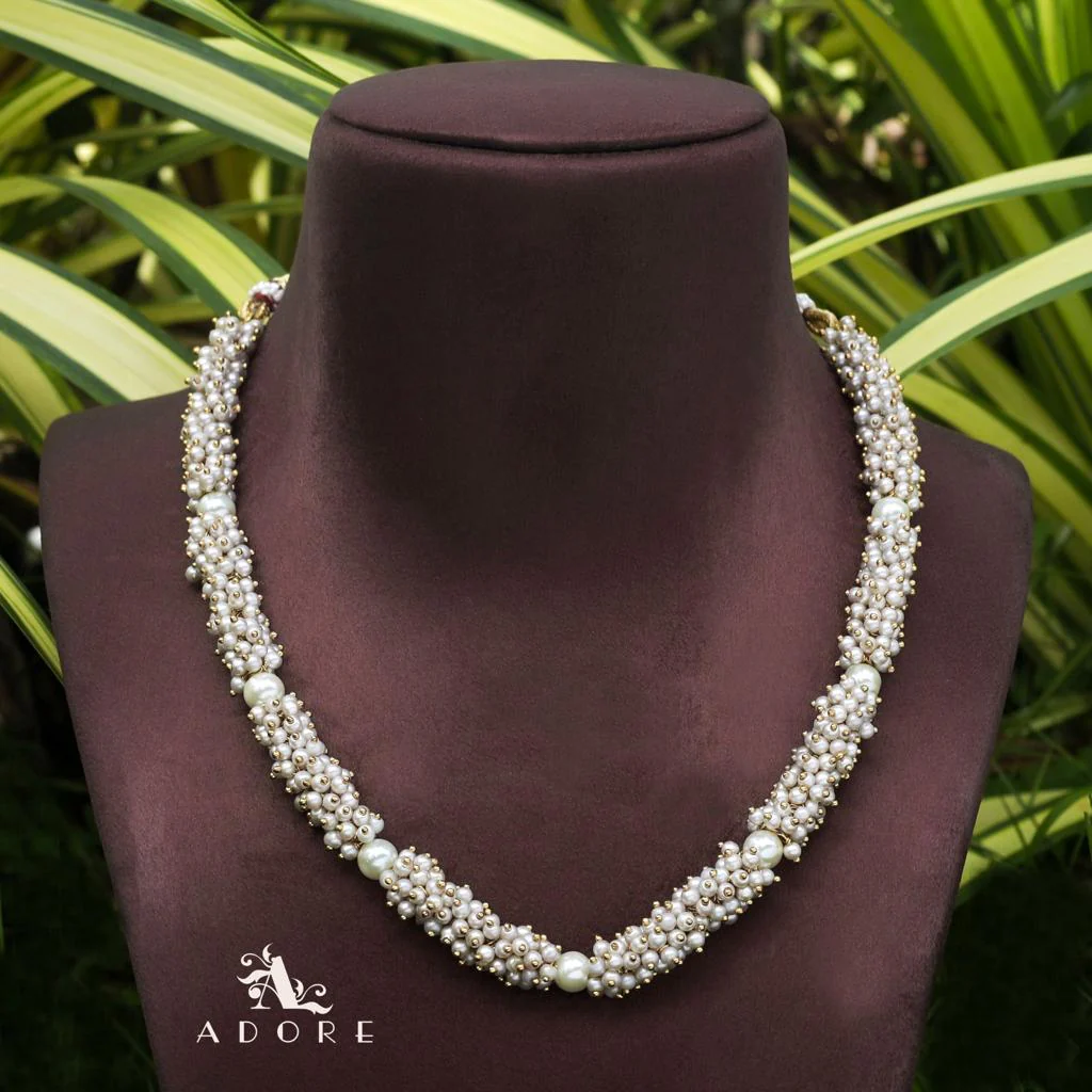 Aurelio Pearly Cluster Pearls Neckpiece - Image 5