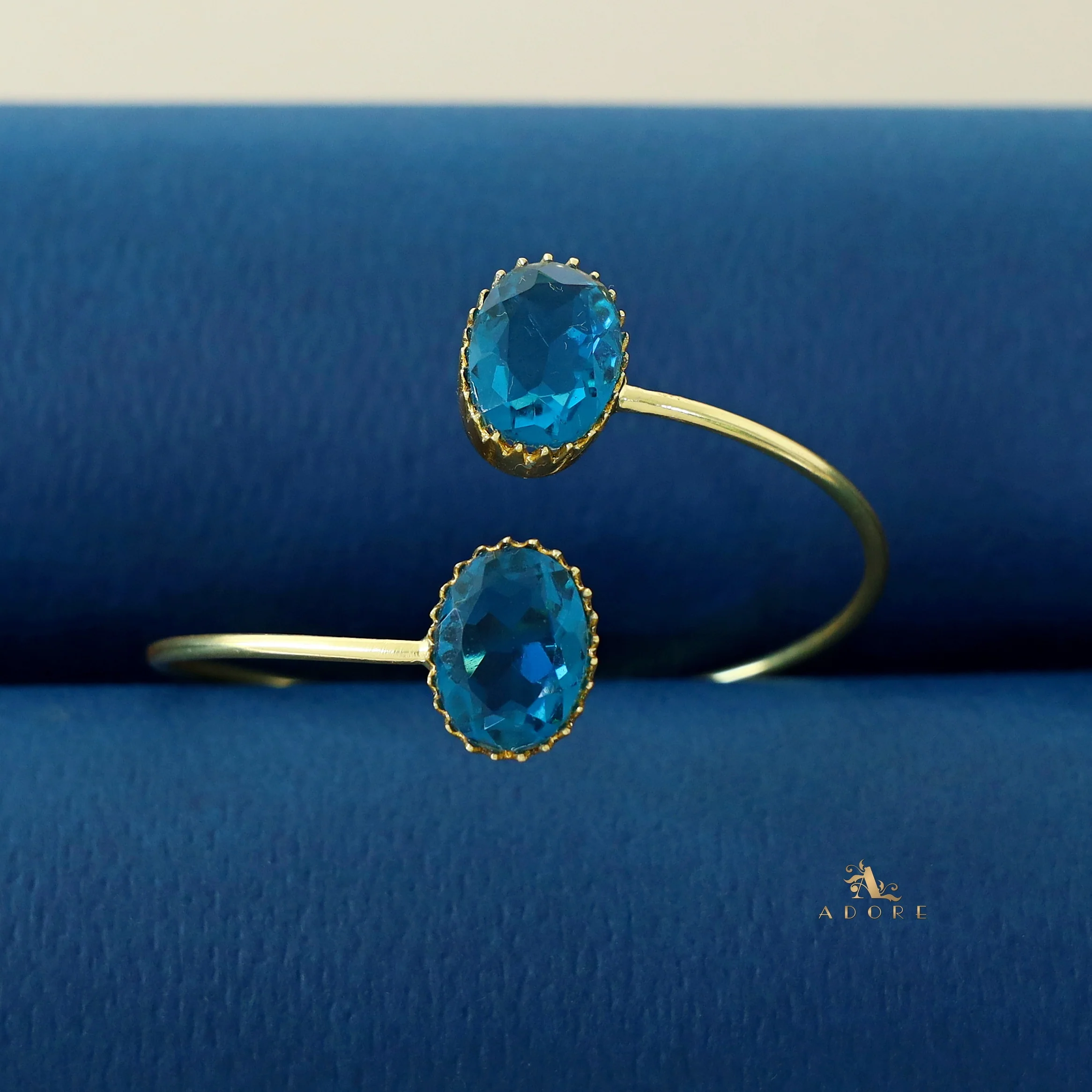 Aurora Golden Dual Oval Glossy Claw Bangle - Image 3