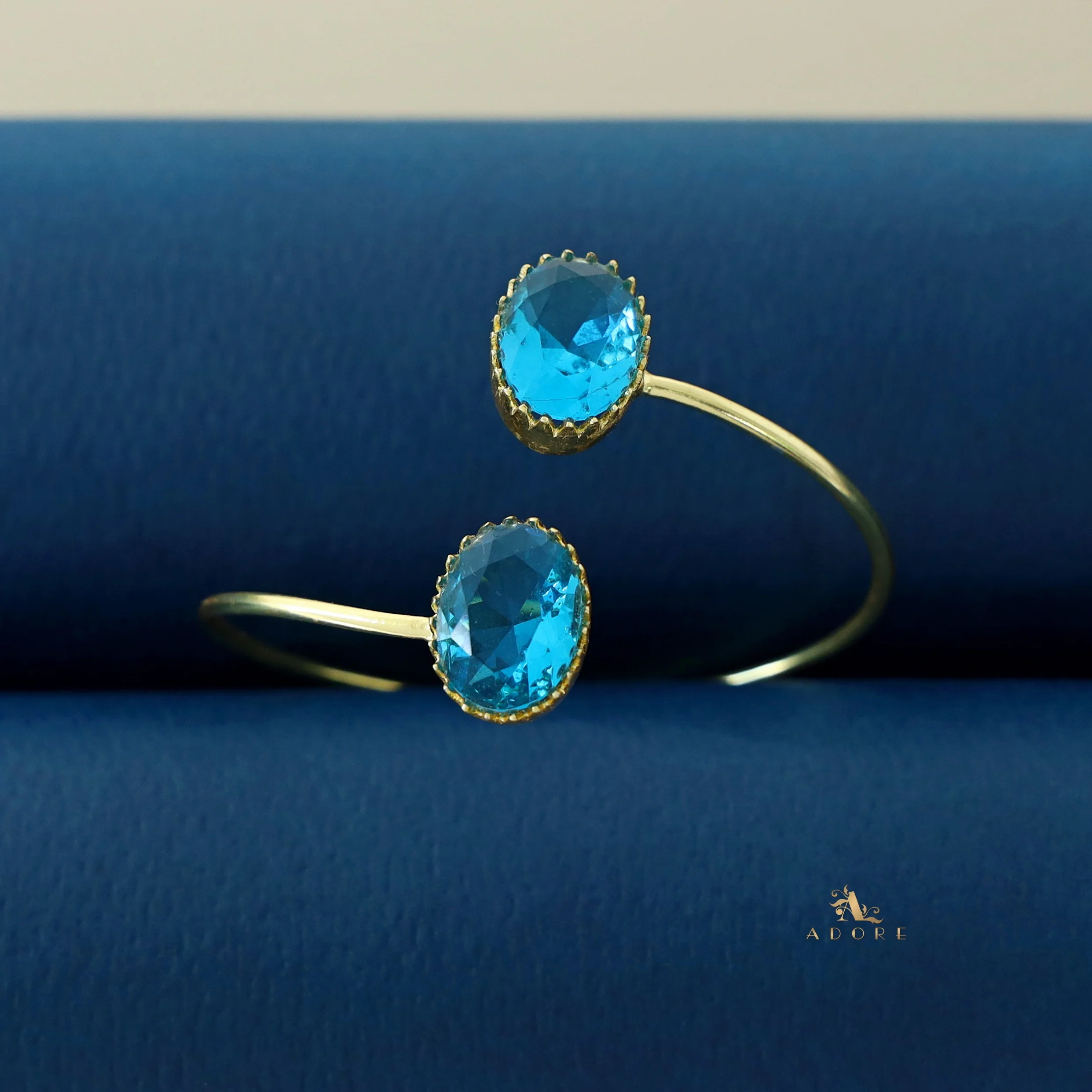 Aurora Golden Dual Oval Glossy Claw Bangle - Image 8