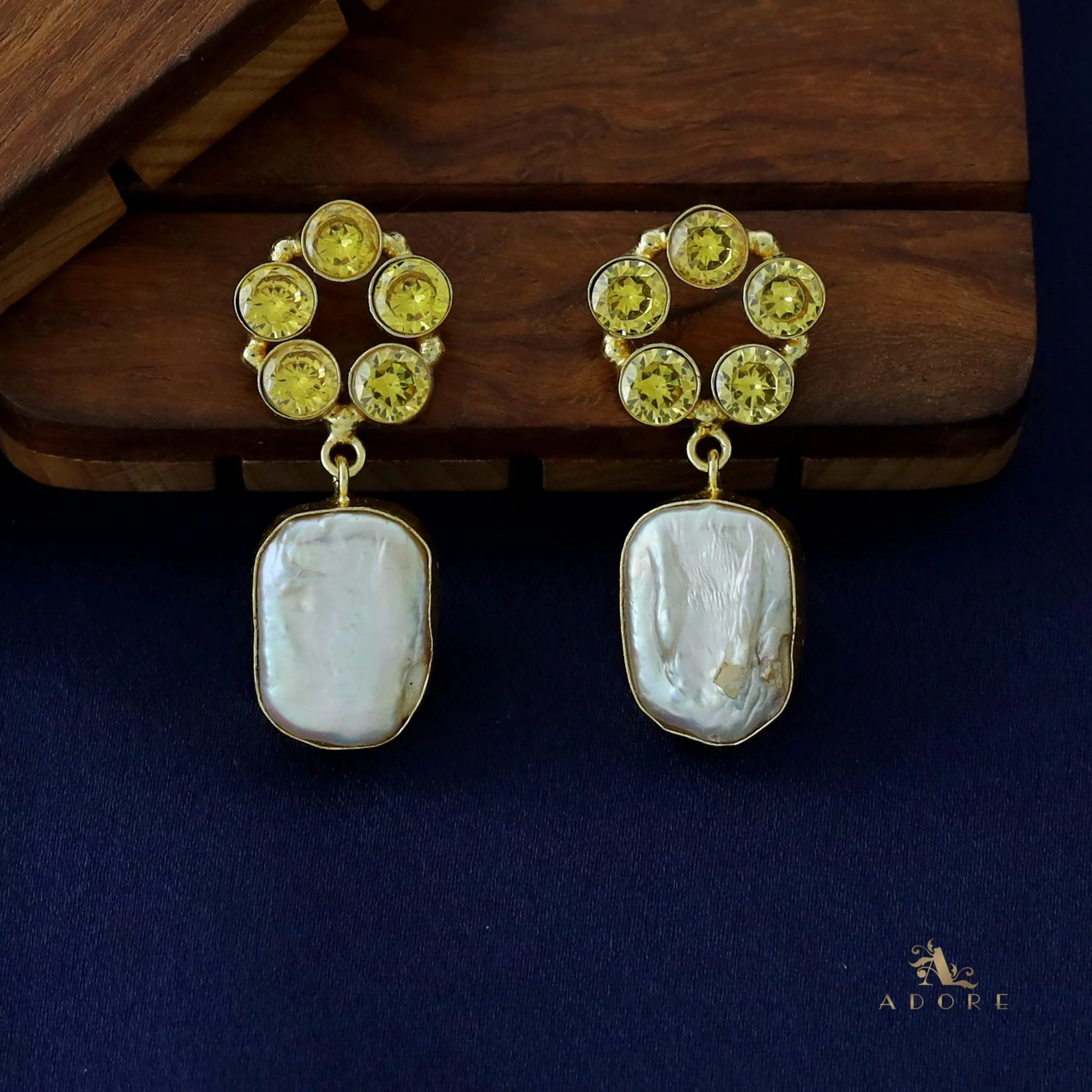 Aveline Glossy Flower Baroque Earring - Image 10